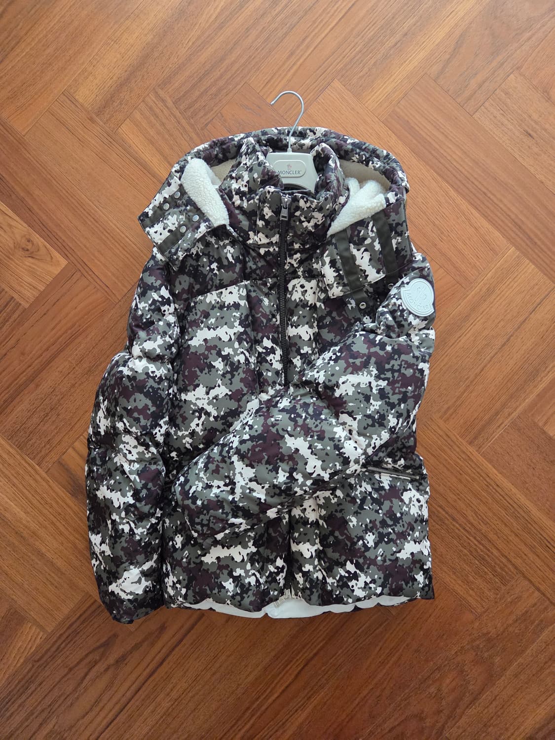 몽클레어 카모 패딩지켓 상품이미지1