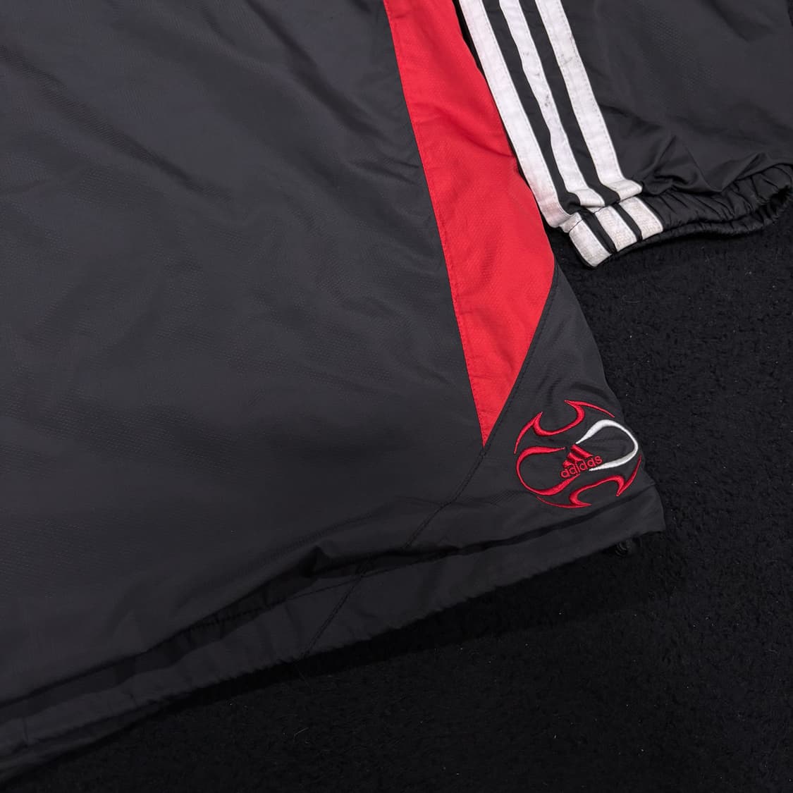 105 아디다스 블랙 스타 바람막이 자켓 상품이미지4