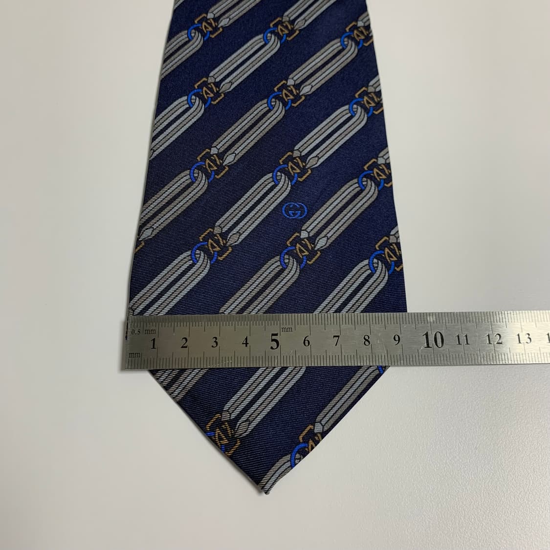 구찌(GUCCI) 클래식 명품 100실크 넥타이 GG심플로고 A+등급 상품이미지9