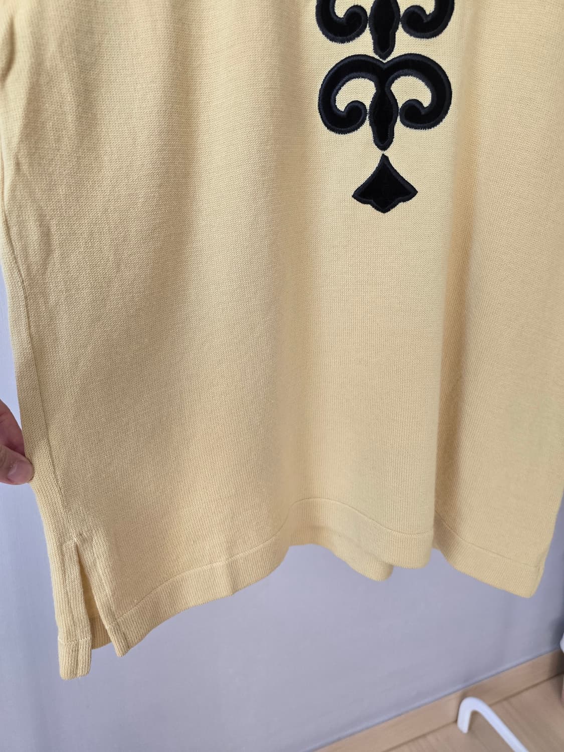 옐로 벨벳 패턴 니트 · 울100% 상품이미지5