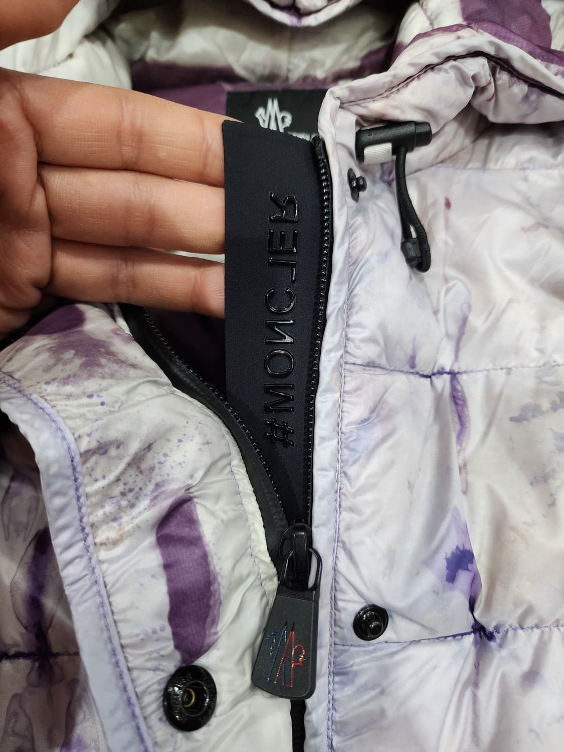 몽클레어 리브스 타이다이 구스 다운 후드 경량 패딩 3 상품이미지5