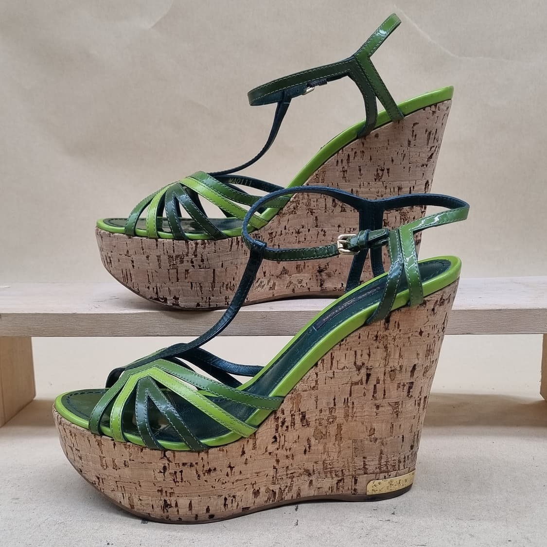 루이비통 여성 웨지샌들220 굽12 상품이미지1