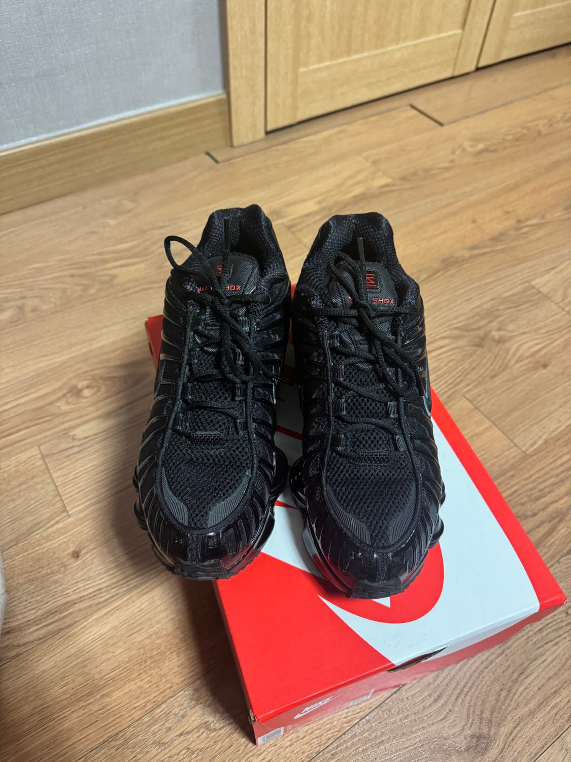 (1번착용)나이키 샥스 TL 250 블랙 상품이미지4