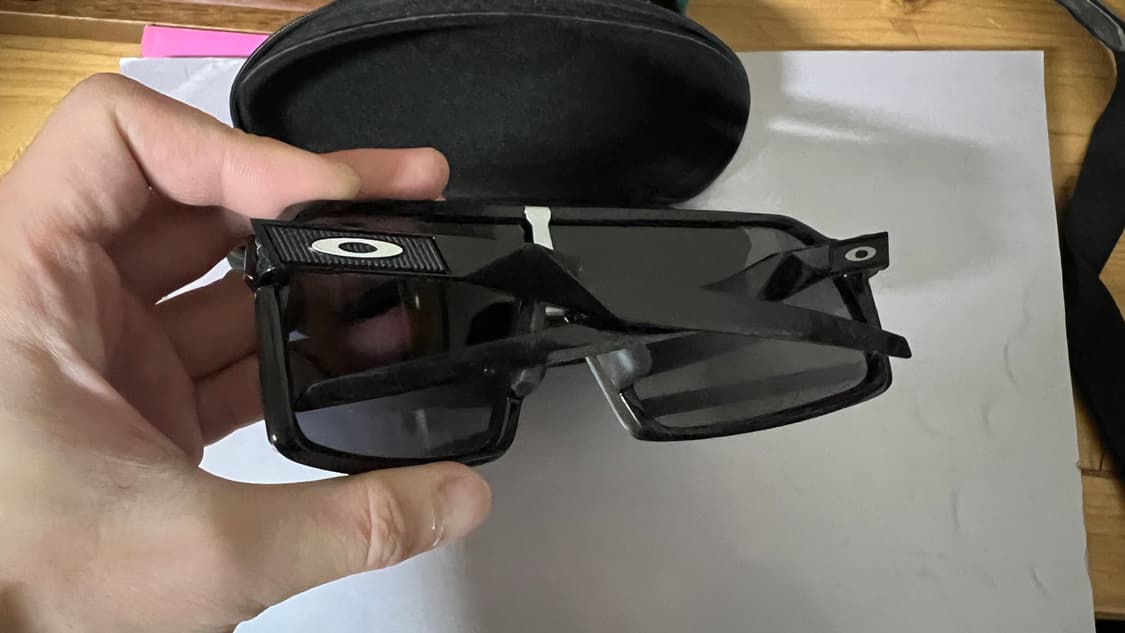 오클리 수트로 선글라스 판매합니다 상품이미지3