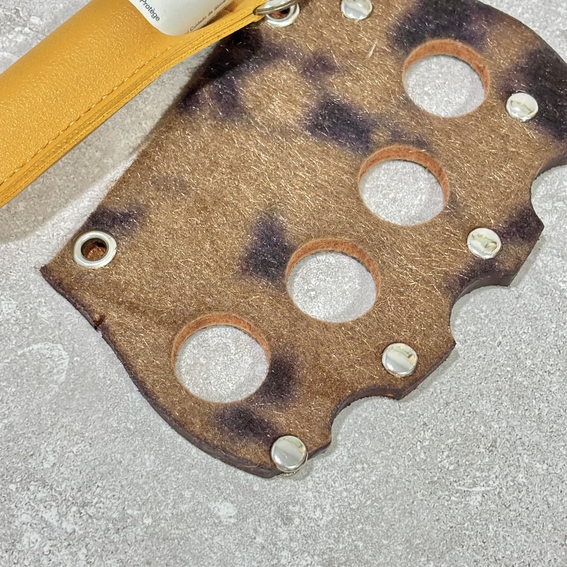 Oribell 레오파드 호피 송치털 파워 너클 립밤케이스 키링 열쇠고리 상품이미지4