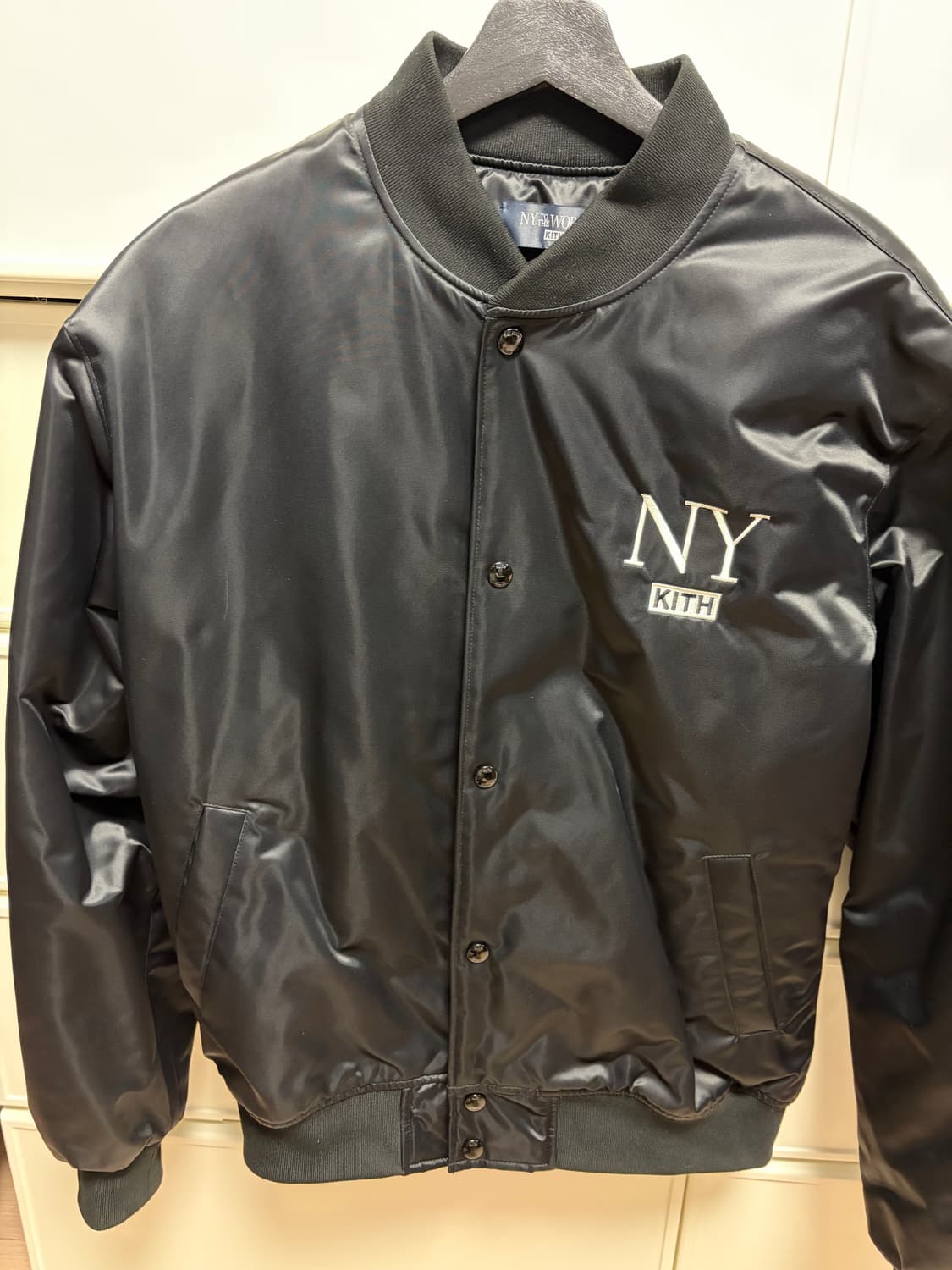 Kith NY to the world 사틴봄버자켓 상품이미지4