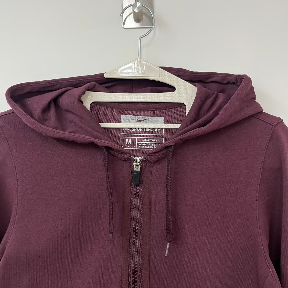 나이키 딱붙핏 하늘색 스우시 버건디 후드집업 상품이미지6