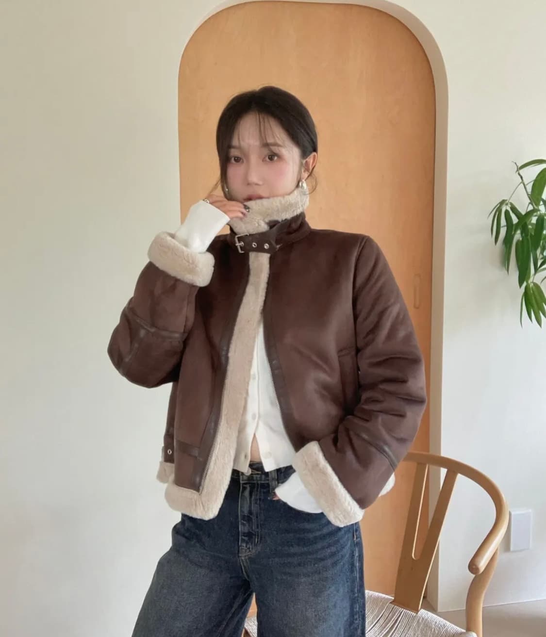 스파오 퍼배색 무스탕 크림 상품이미지3