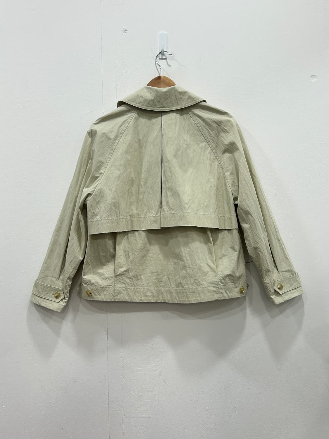 코벳블랑 바스락 오버핏 더블 버튼 숏 트렌치코트 자켓 상품이미지4