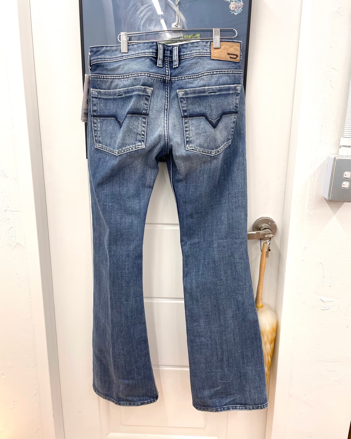 [30] 디젤 부츠컷 데님 팬츠 상품이미지6