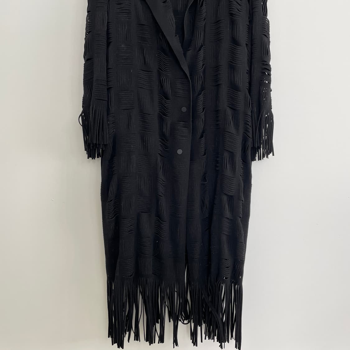 파스칼 레이저 커팅 프린지 롱 코트 상품이미지4