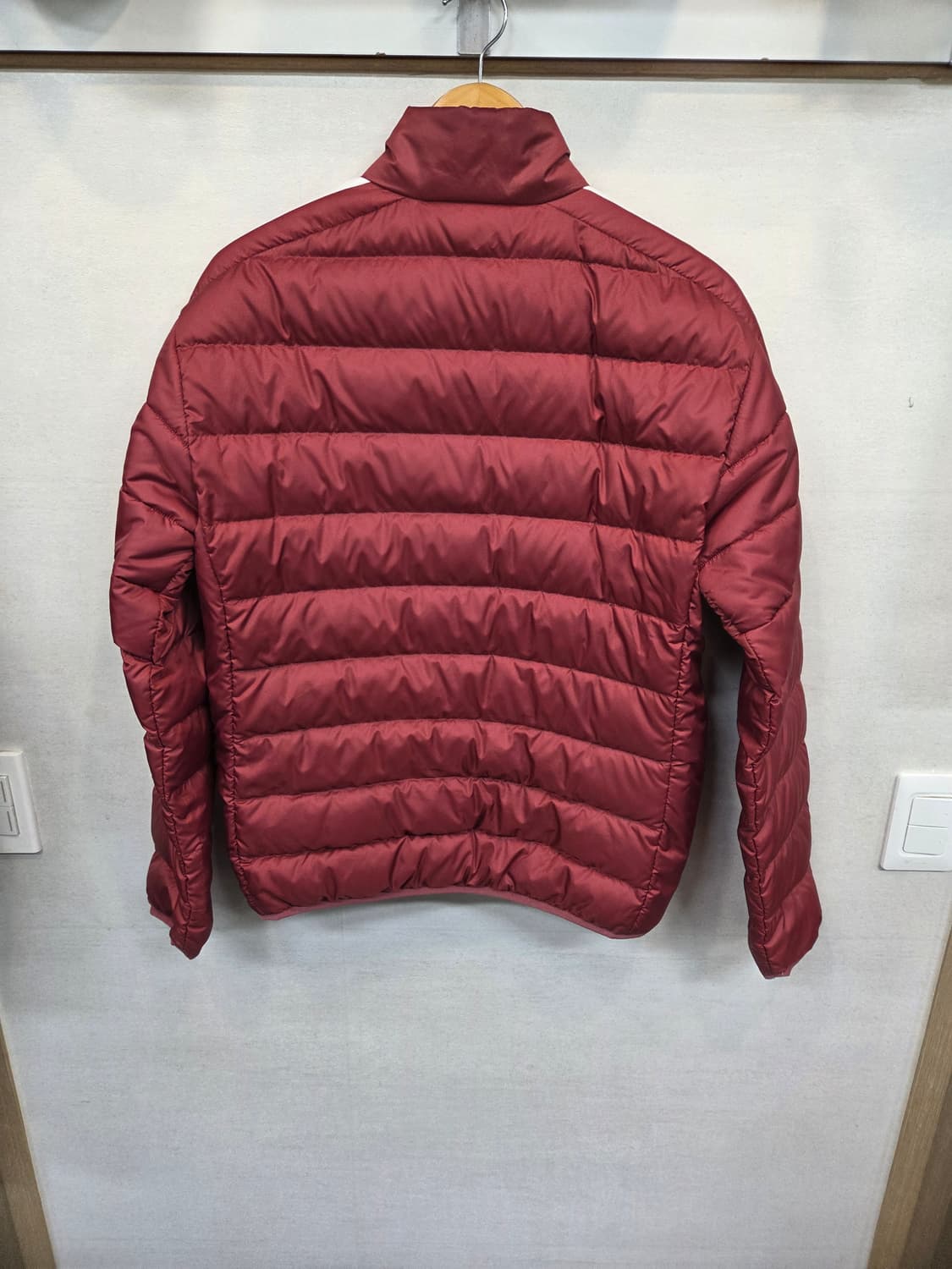 아디다스 에센셜 삼선 덕다운 경량패딩 L xl 버건디 상품이미지2