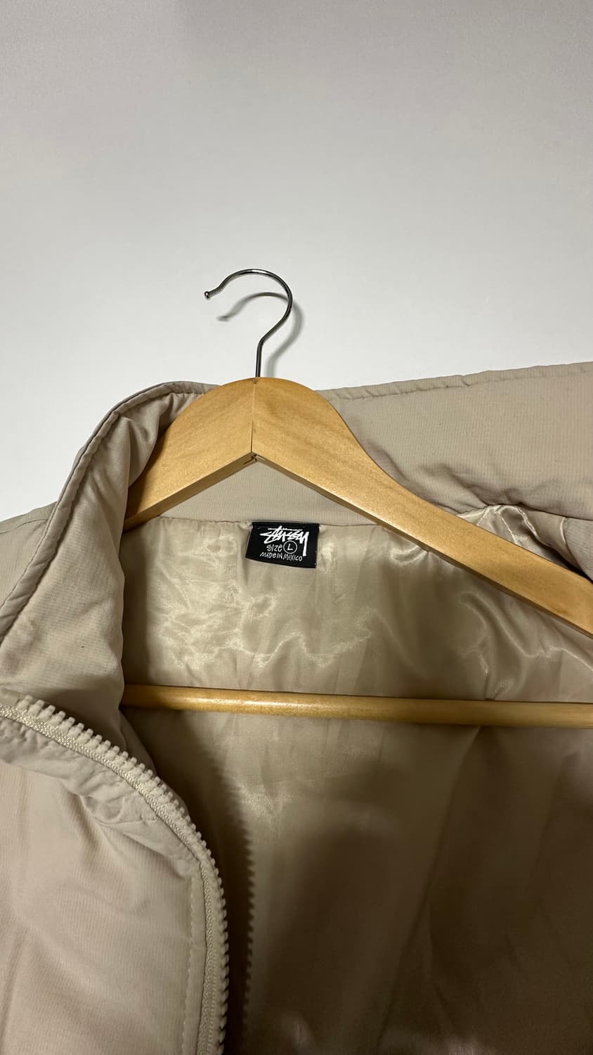 스투시 베이지 패딩 점퍼 상품이미지2