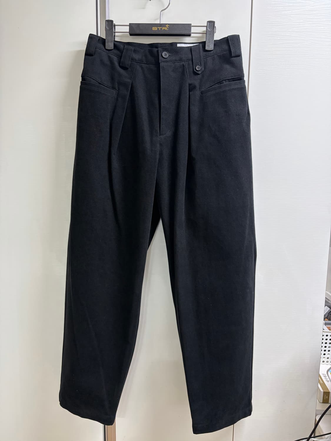 아트이프액츠 포켓 온 턱 팬츠 m 상품이미지1