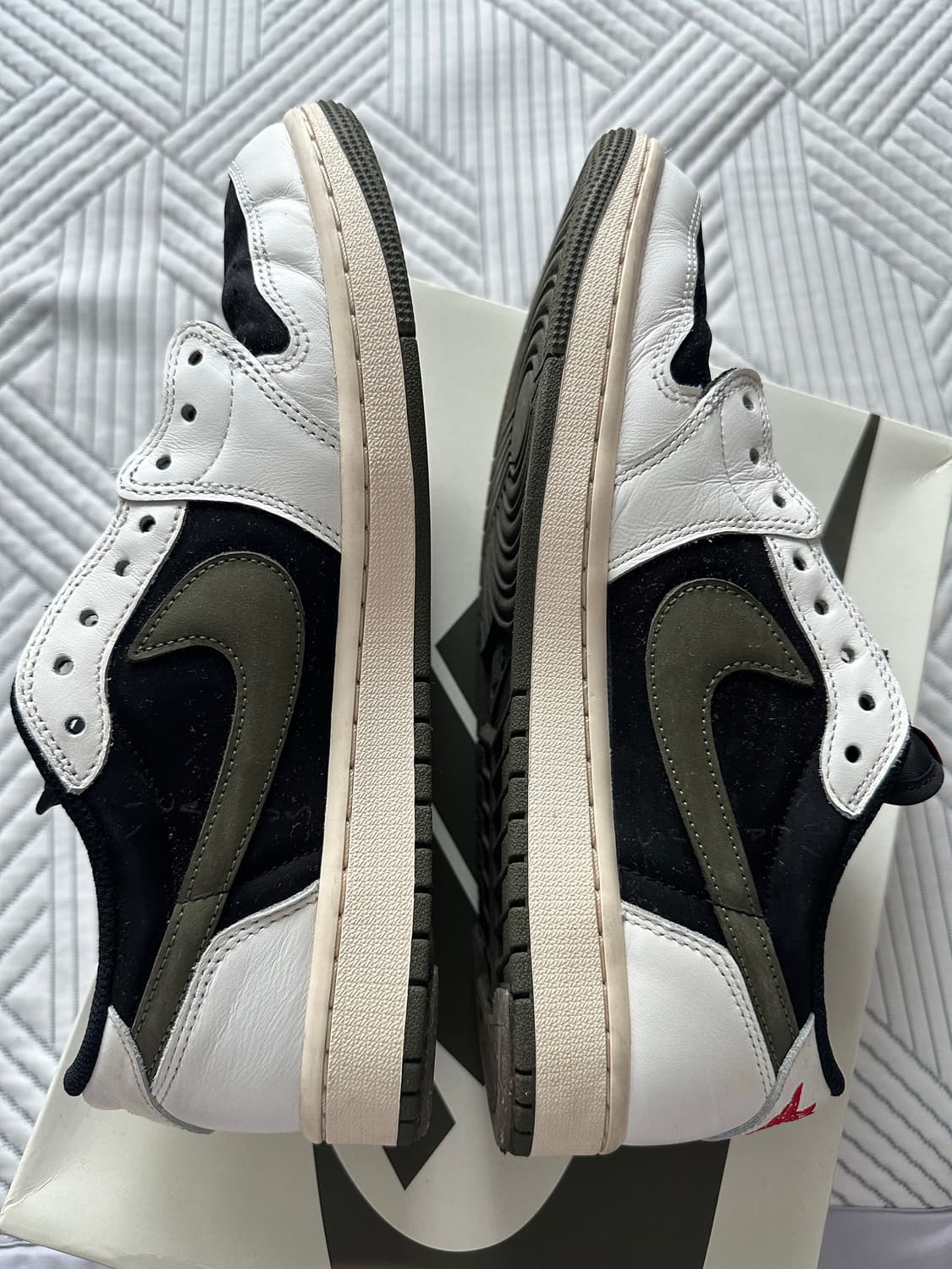 나이키 에어조던1 트래비스 스캇 OG 미디엄 올리브 280 상품이미지2