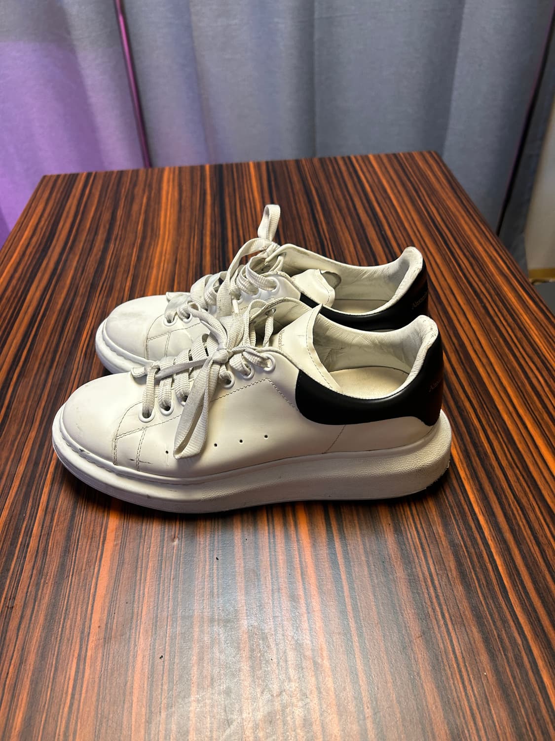 알렉산더맥퀀 오버솔 화이트 블랙 EU 40 사이즈 상품이미지4