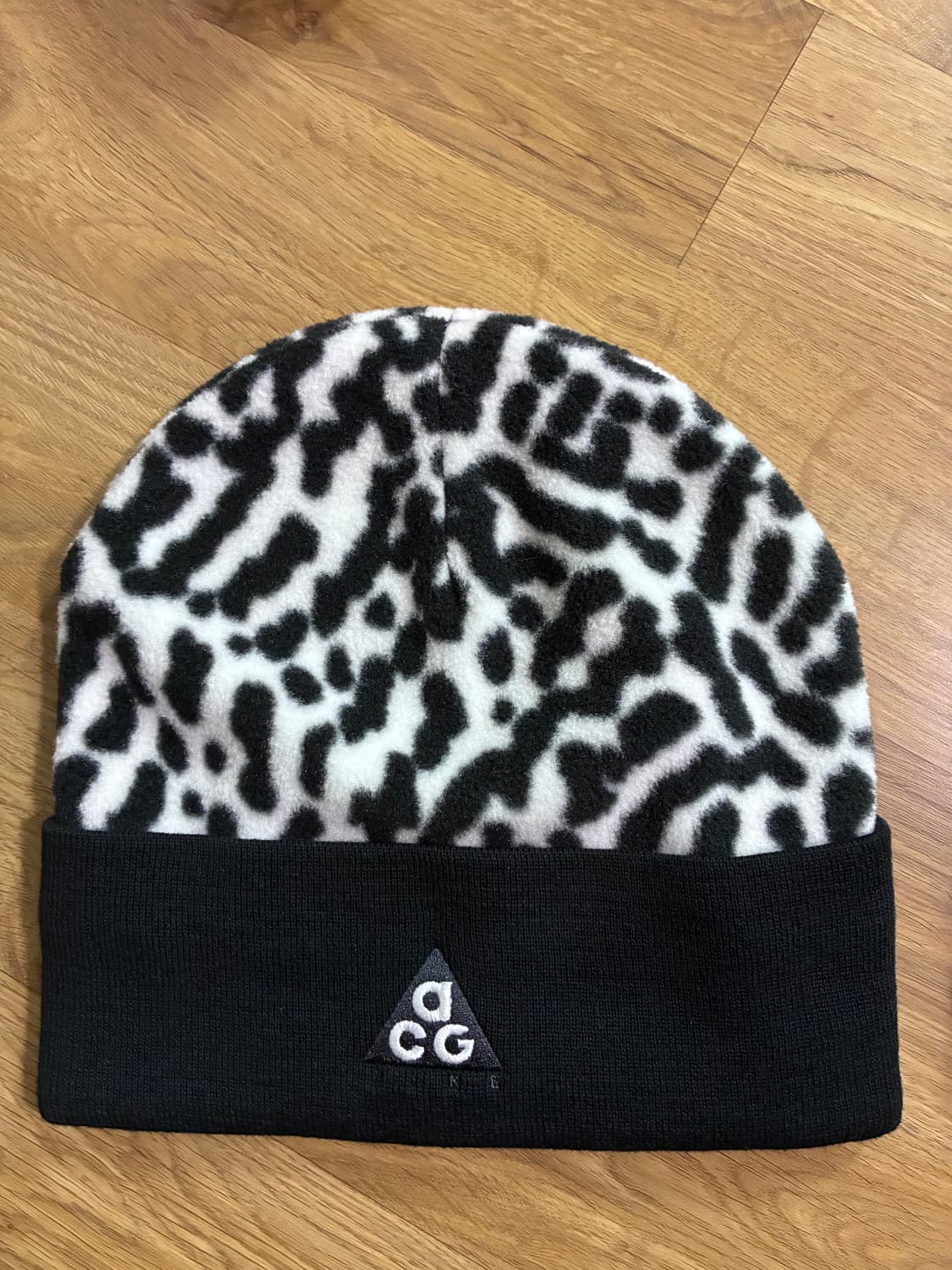 나이키 ACG 레오파드 비니 블랙 상품이미지1