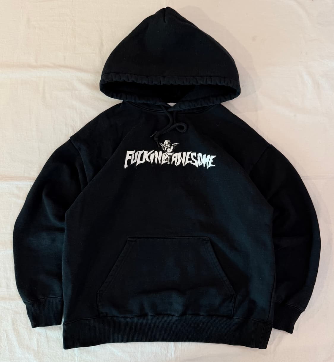 퍼킹어썸 큐피드 엔젤 센터로고 후드티 블랙 상품이미지2