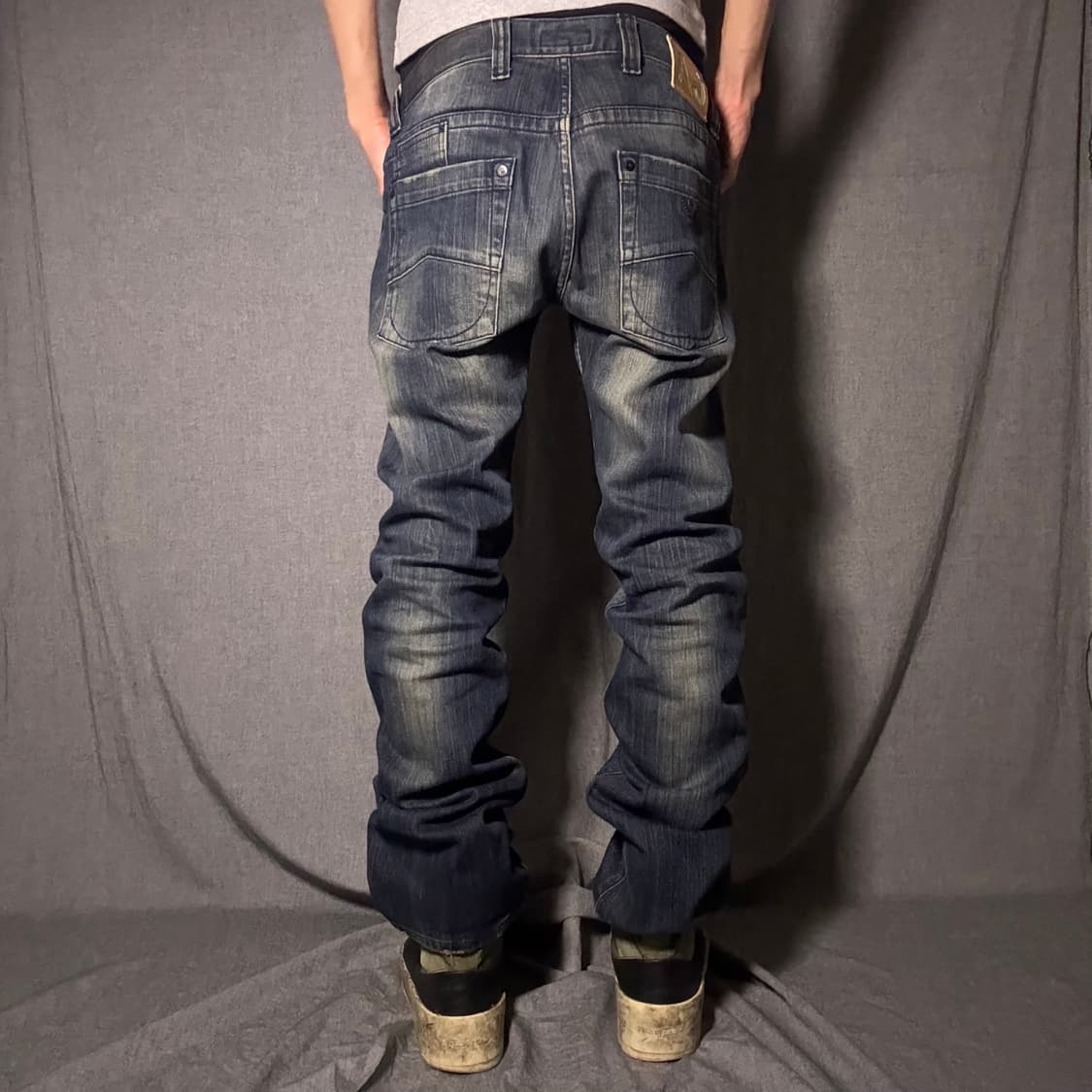 아르마니 슬림핏 워싱 데님 팬츠 상품이미지1