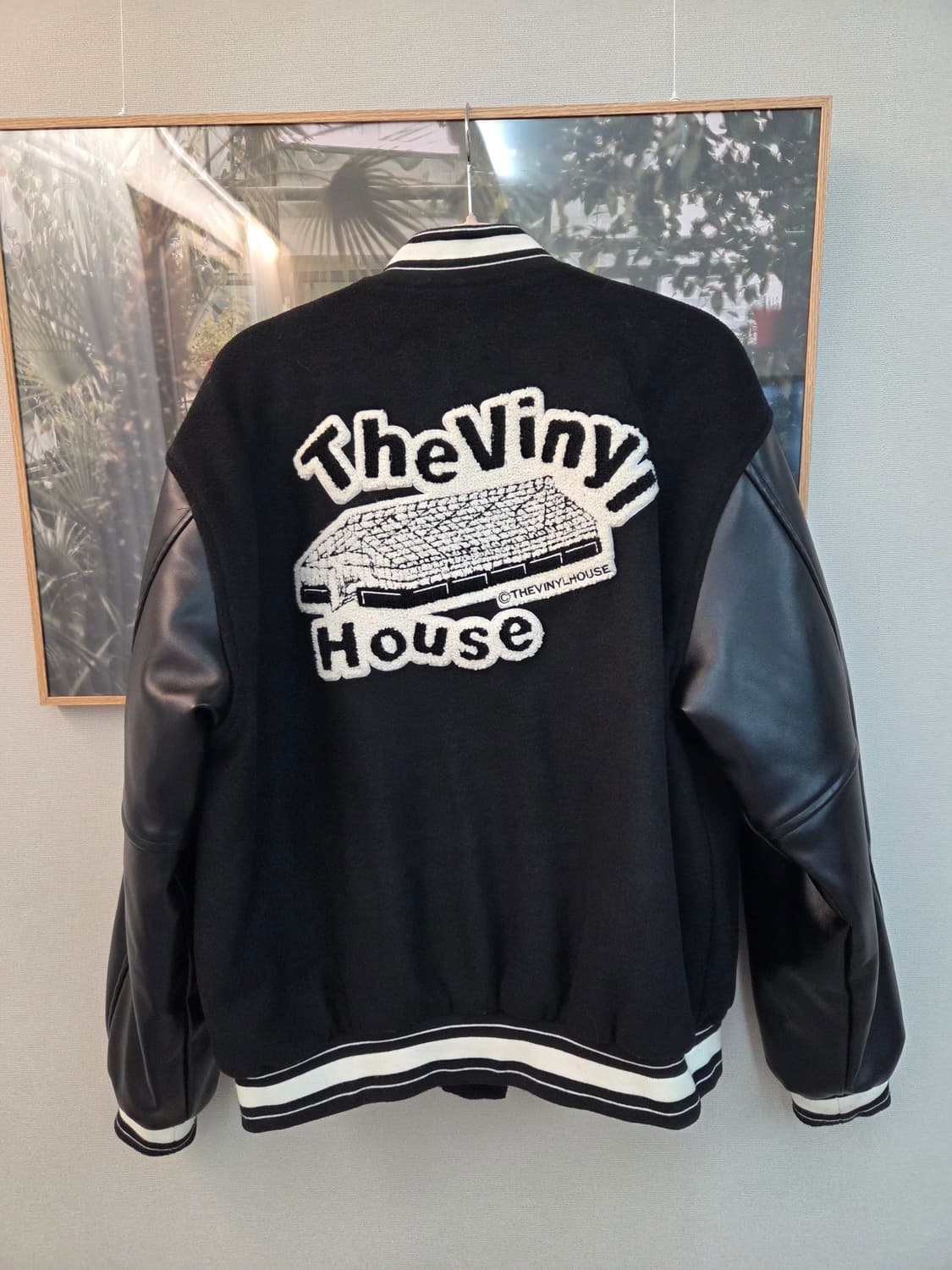 더바이닐하우스 음양 바시티 자켓 블랙 상품이미지8