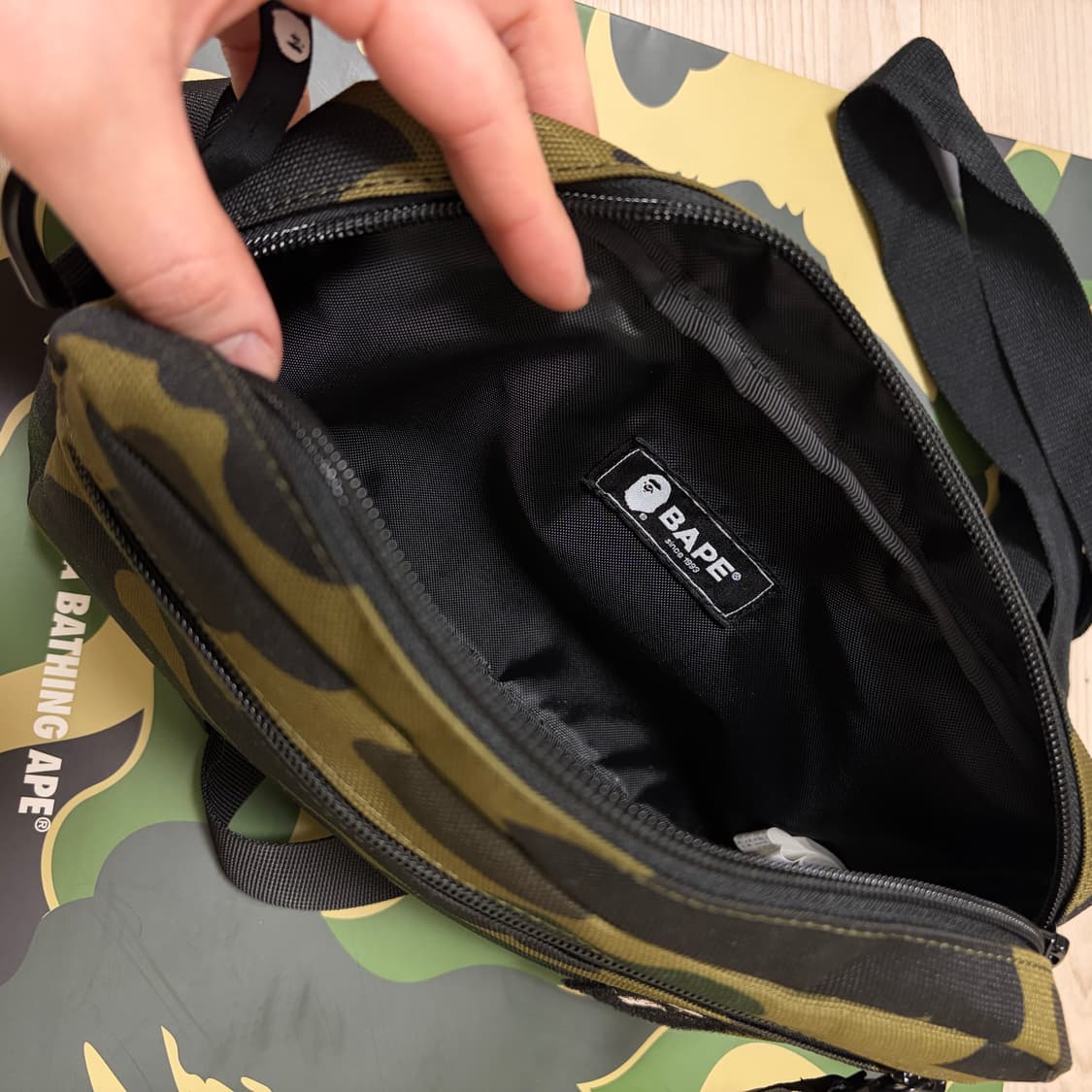 정품 베이프 숄더백 상품이미지7