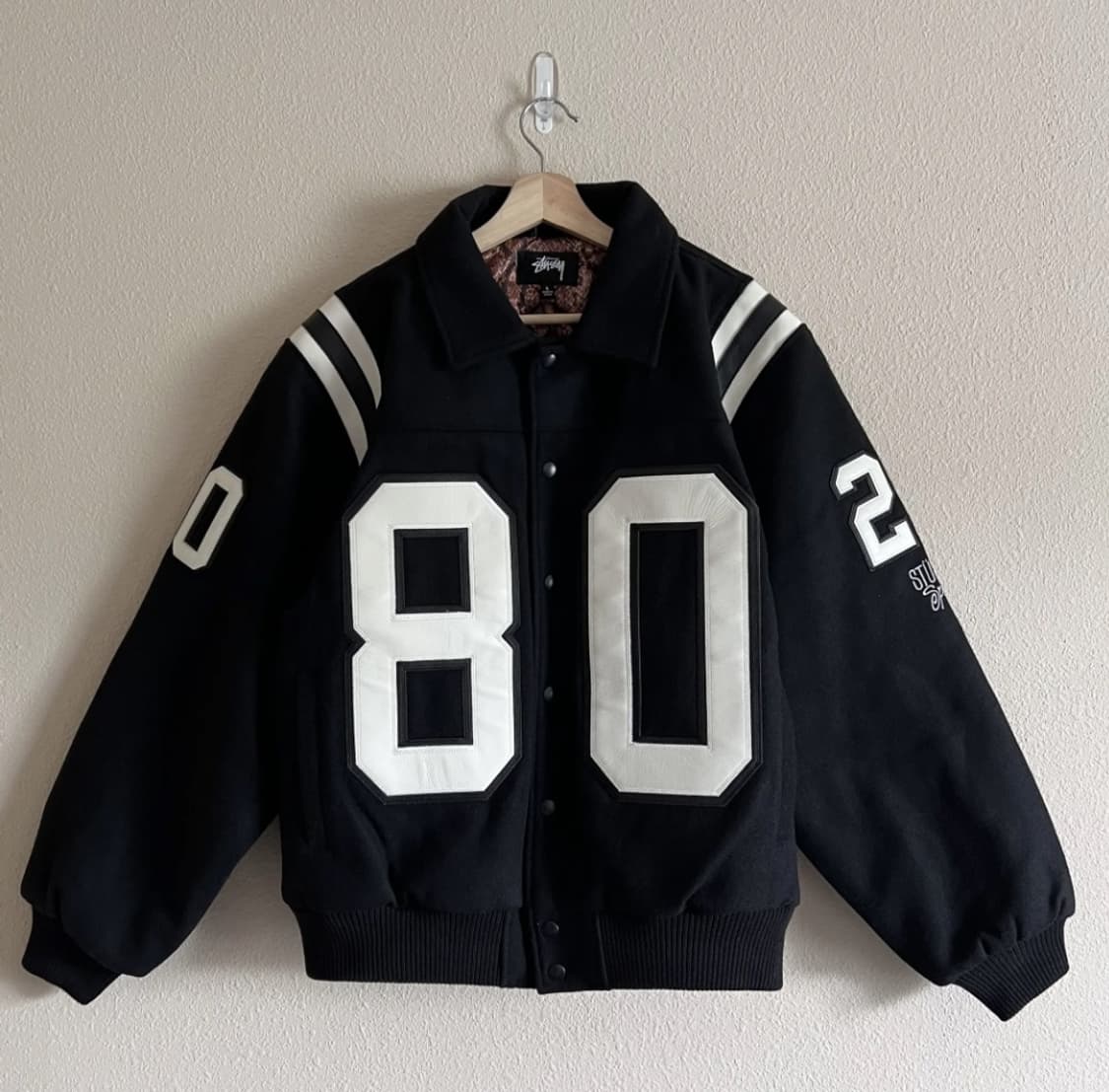 스투시 80 울 바시티 자켓 블랙 상품이미지1