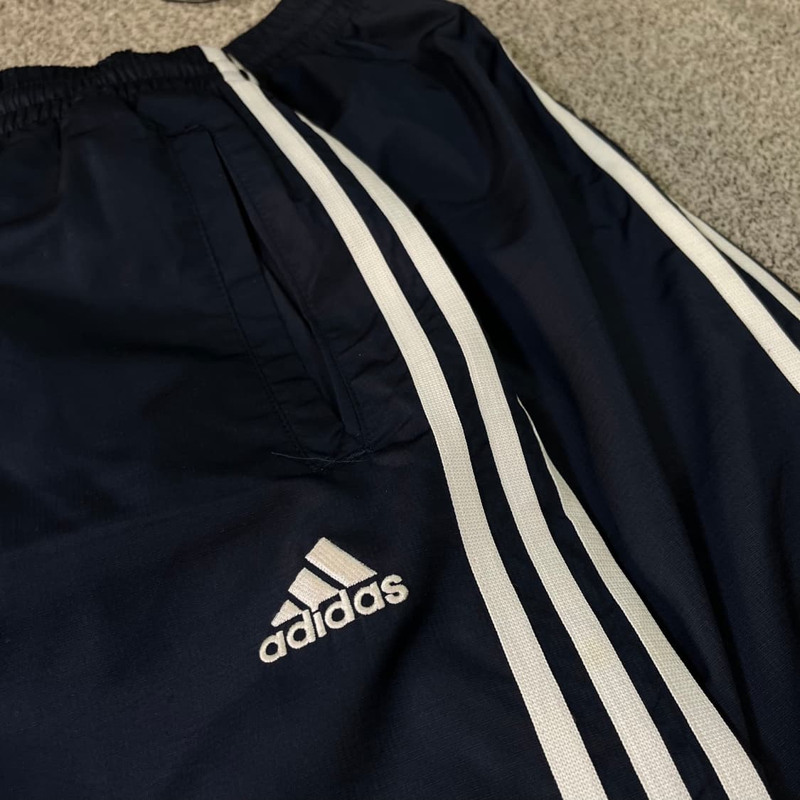 아디다스 삼각로고 트랙 팬츠 상품이미지3