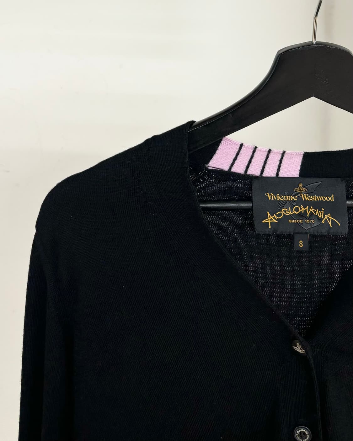 비비안 웨스트우드 블랙 핑크 브이넥 가디건  상품이미지3