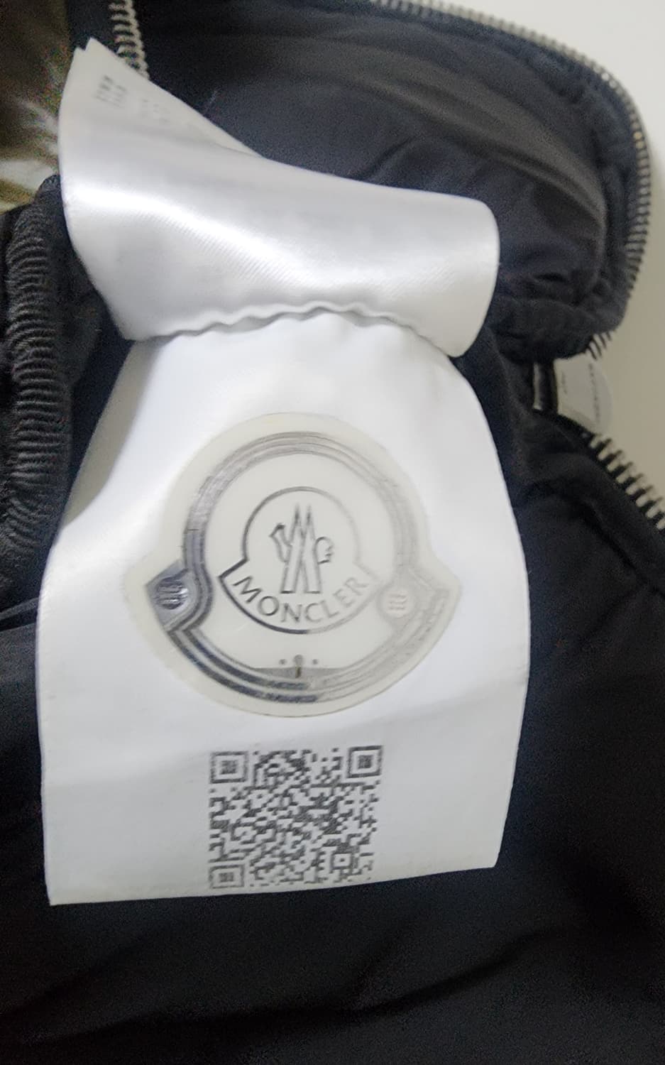 몽클레어 랩탑 패딩 클러치 상품이미지7