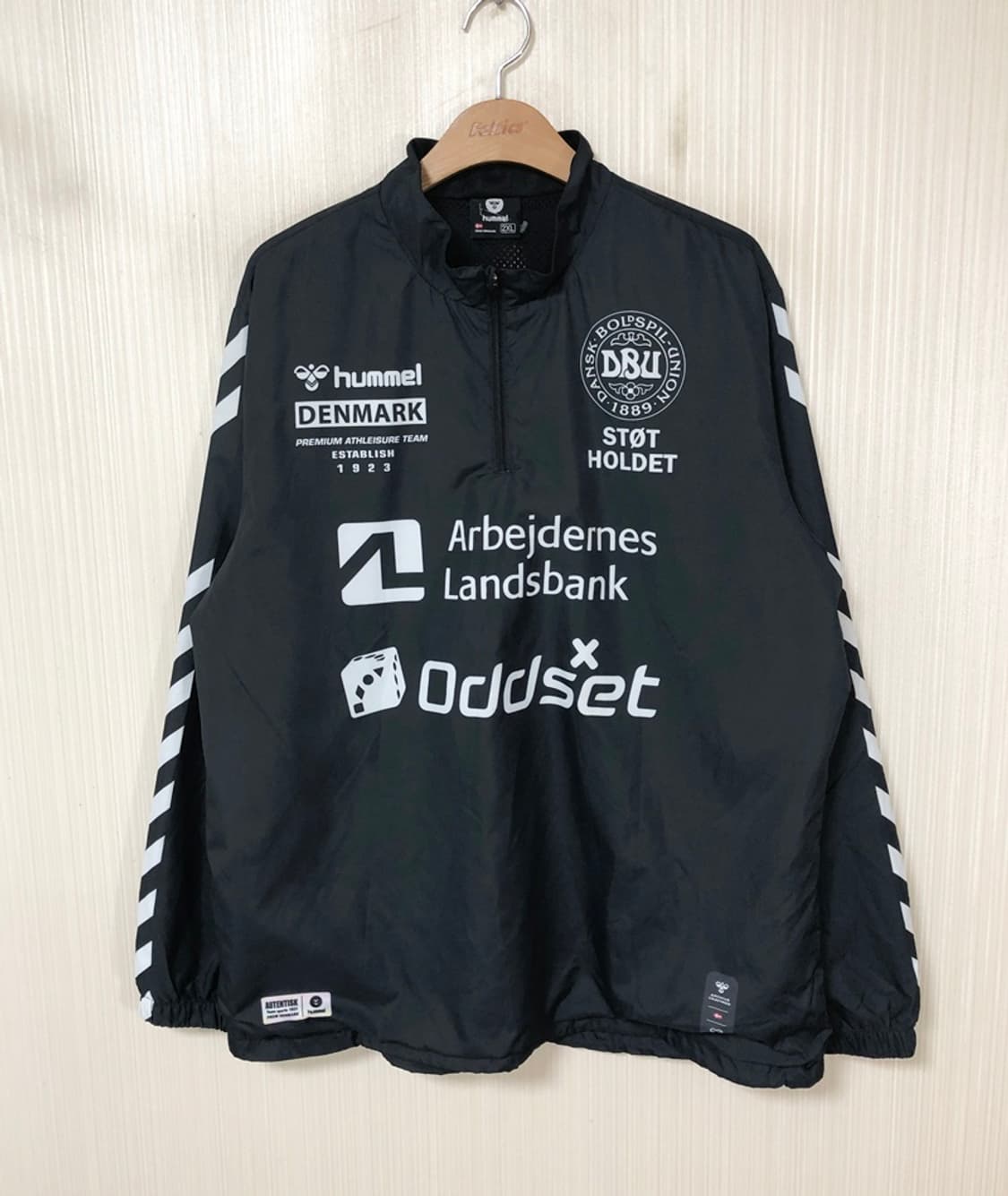 험멜(hummel) 덴마크축구국대 어센틱 웜업풀오버/바람막이 2XL 상품이미지1