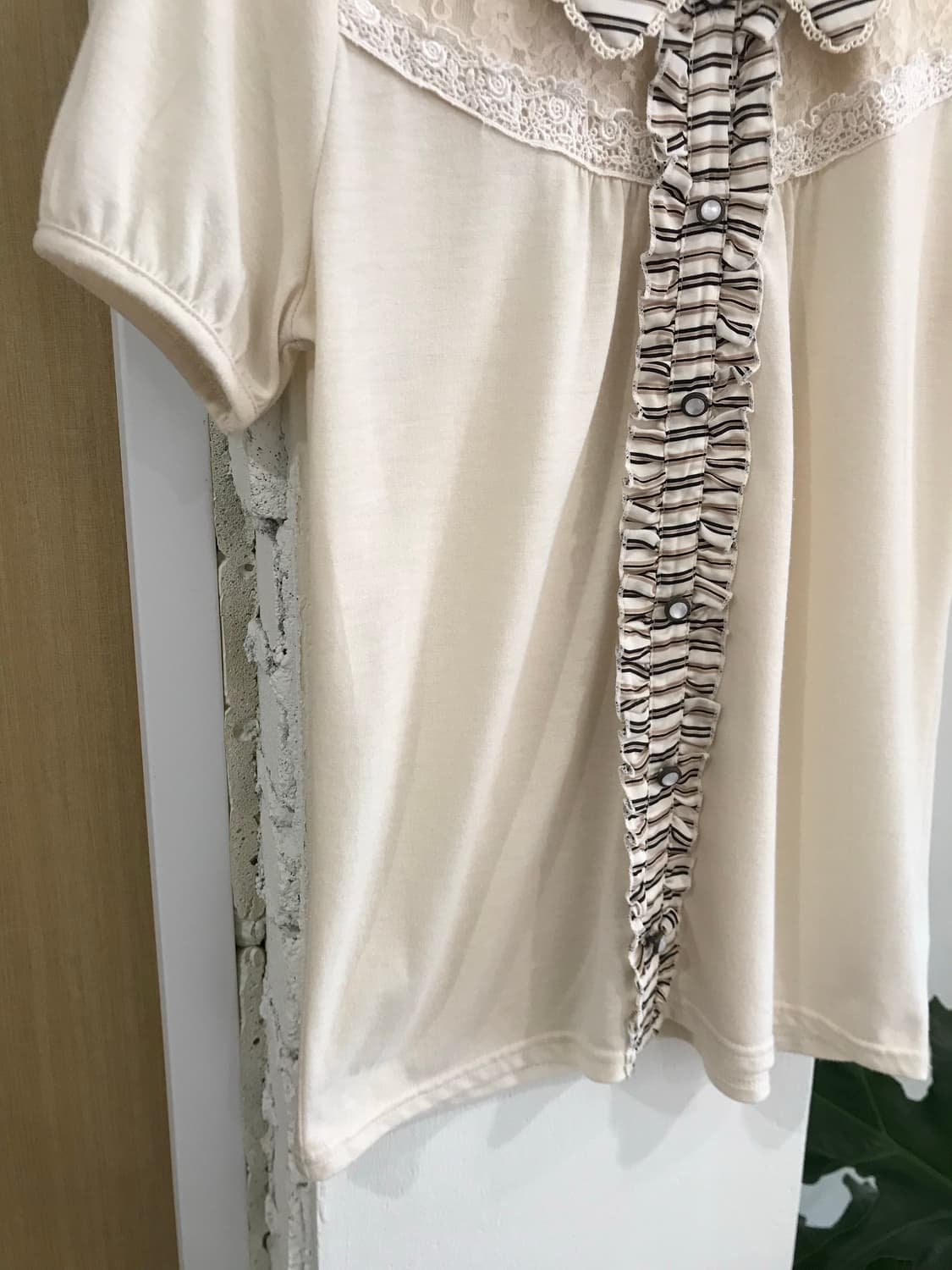 Axes femme frill blouse 상품이미지3