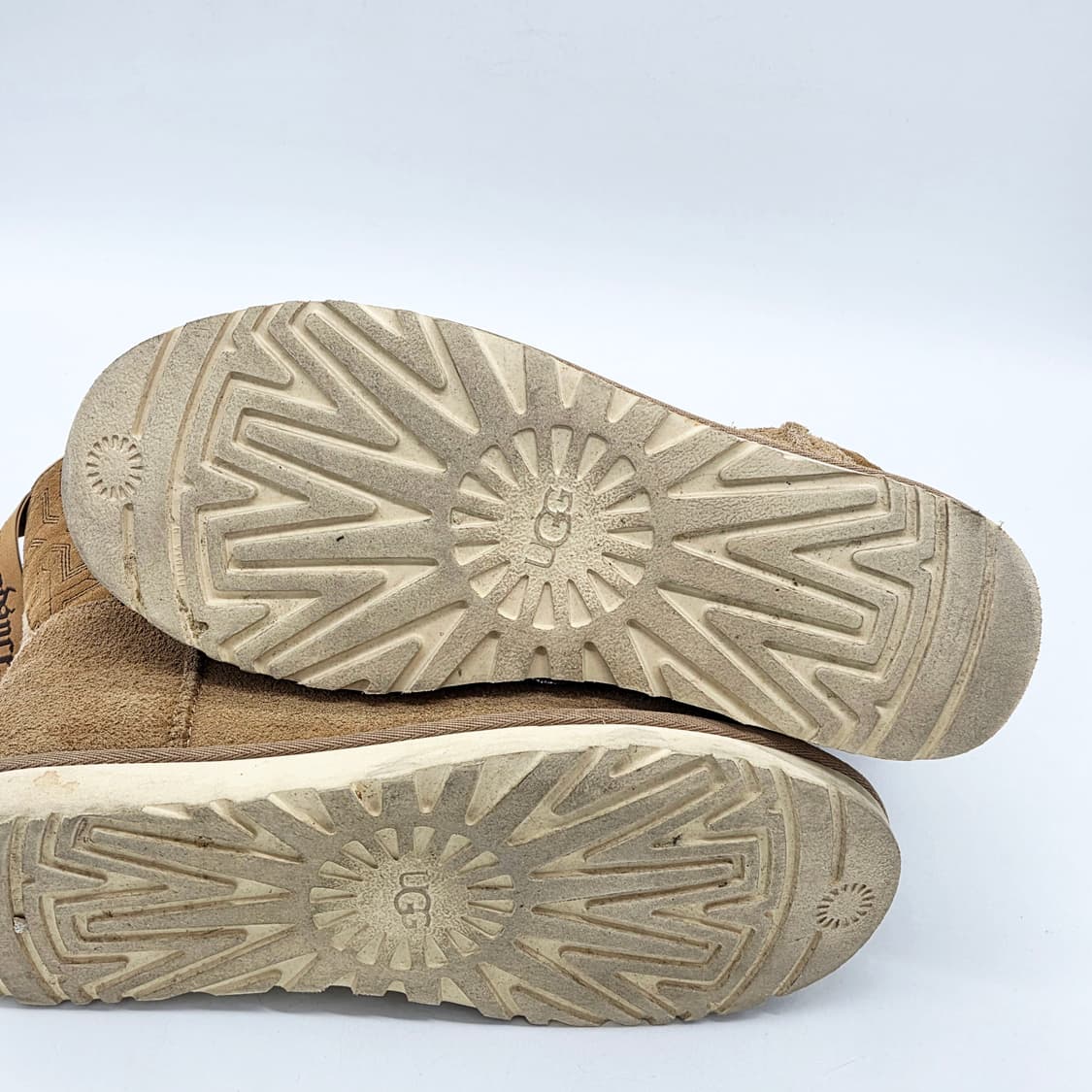 어그 x 칠드런 오브 더 디스코던스 클래식 숏 부츠 (270) 상품이미지3