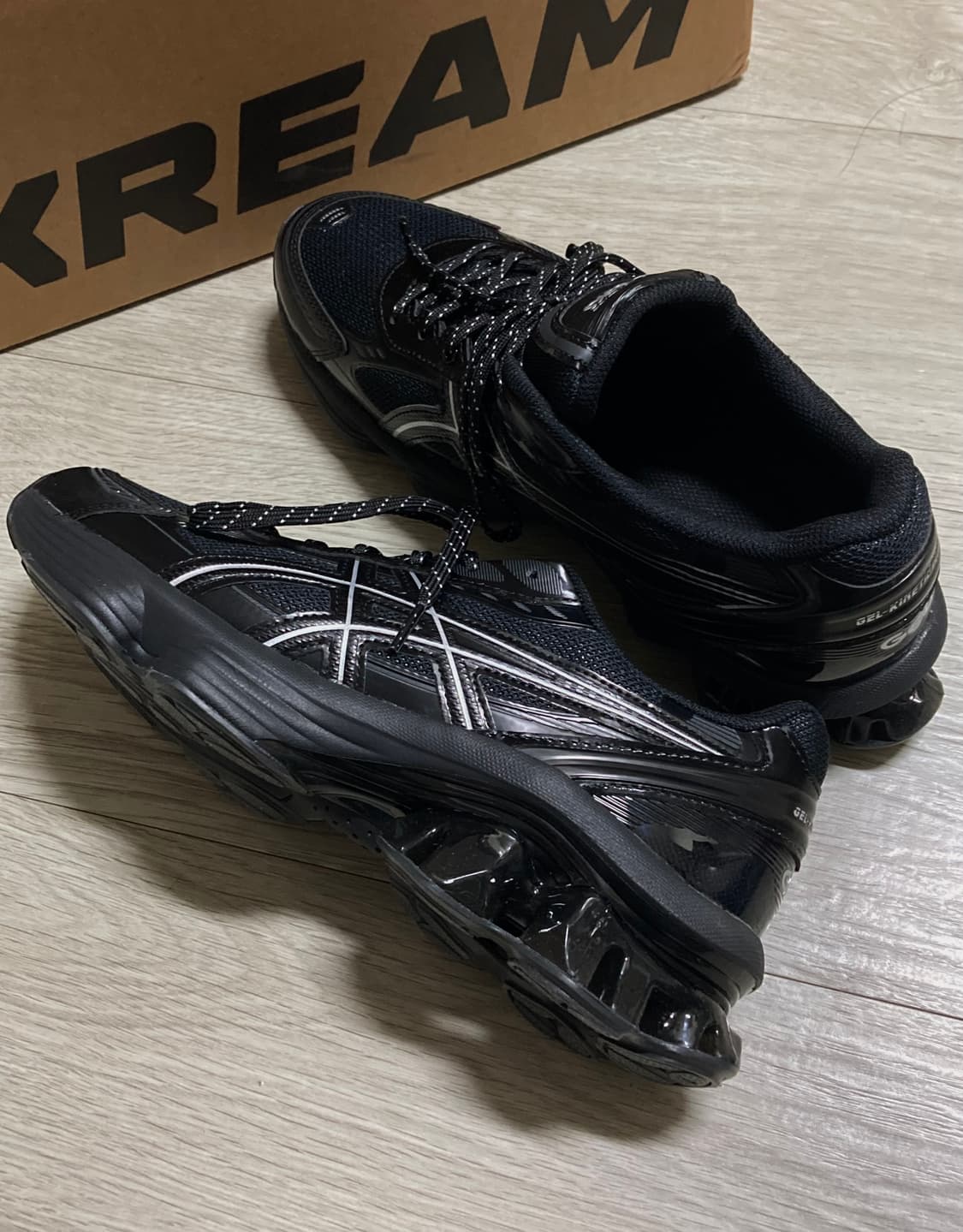 아식스 젤 키네틱 플루언트 블랙 퓨어 실버 260(새상품) 상품이미지1