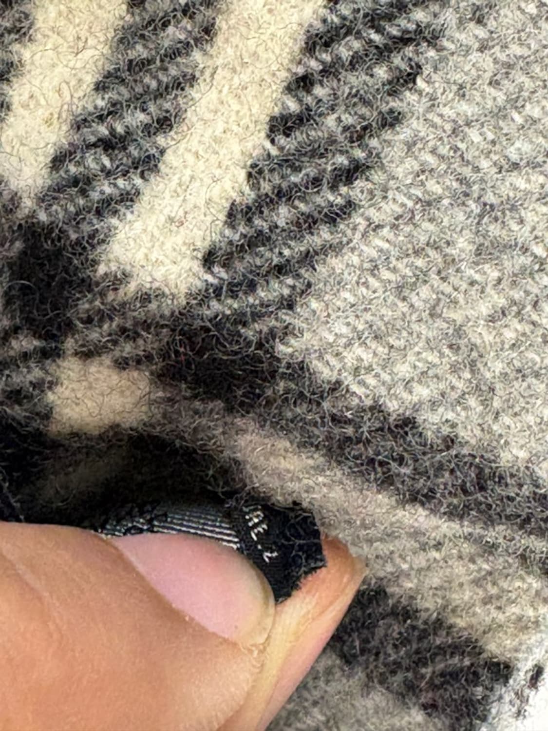 버버리 램스울 100% 그레이 머플러 목도리 정품 상품이미지4