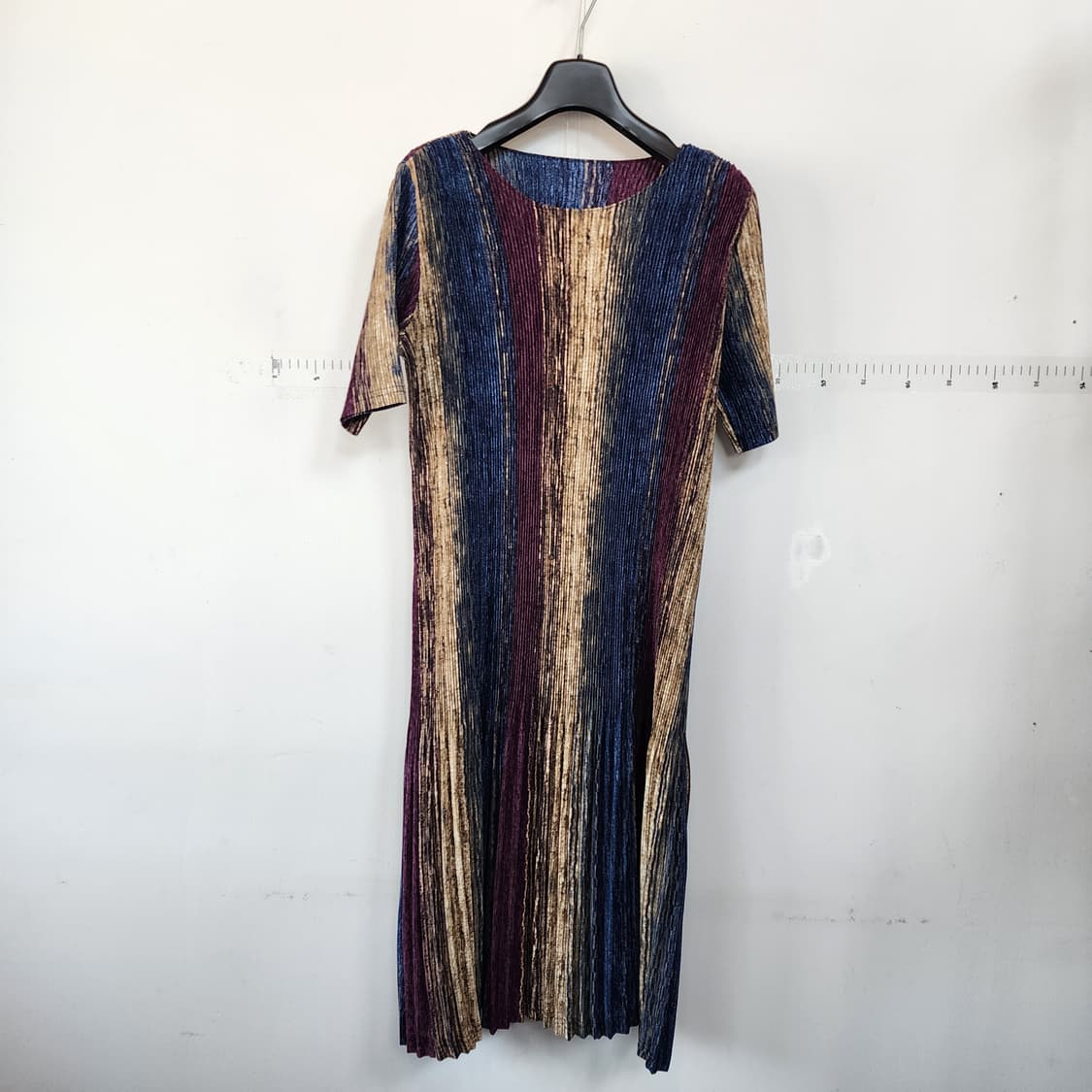 세로 스트라이프 플리츠 롱 원피스 상품이미지1