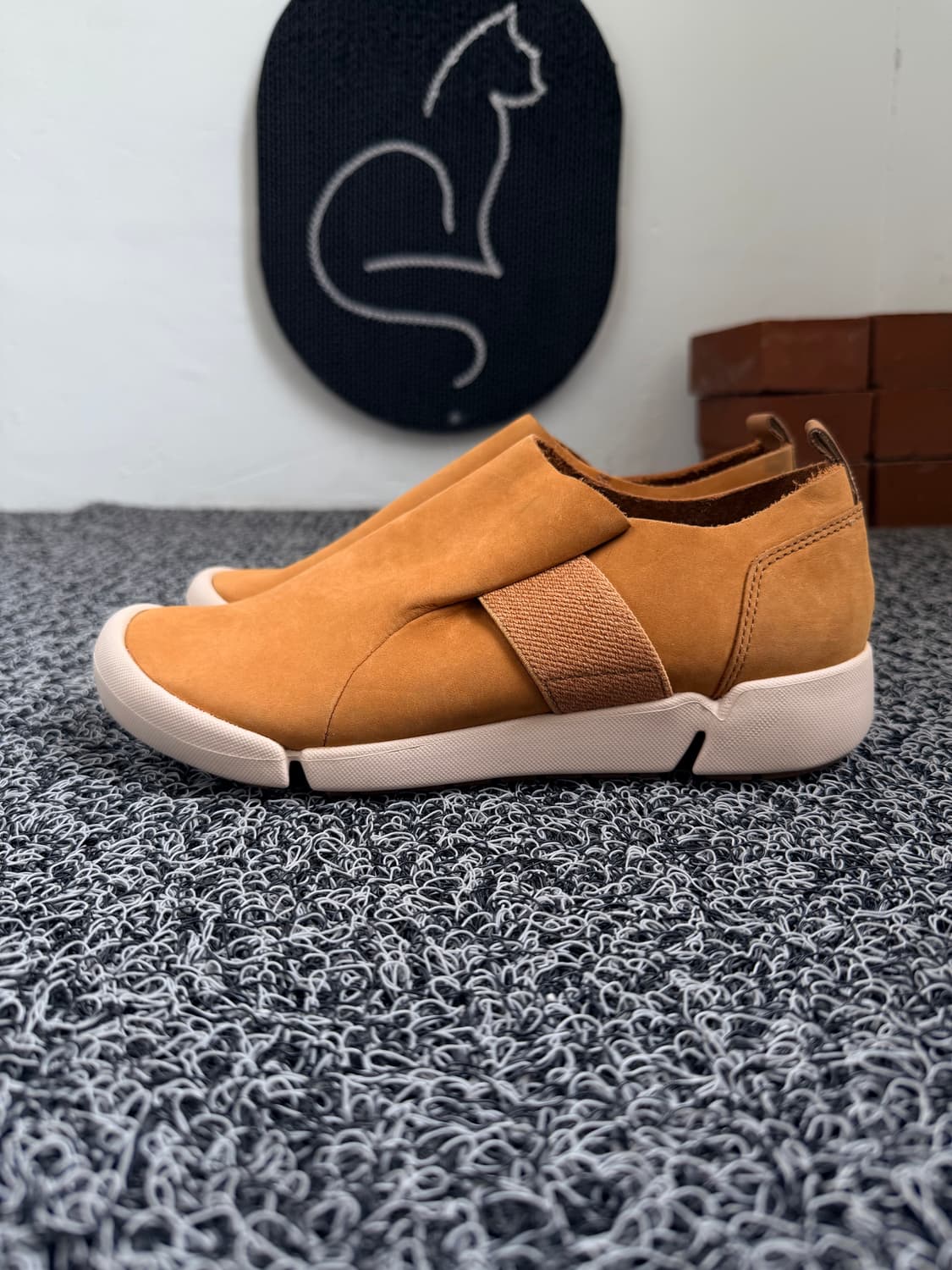 클락스(Clarks) 트리 릴리(Tri Lily) 탄 누벅 슬립온 상품이미지2