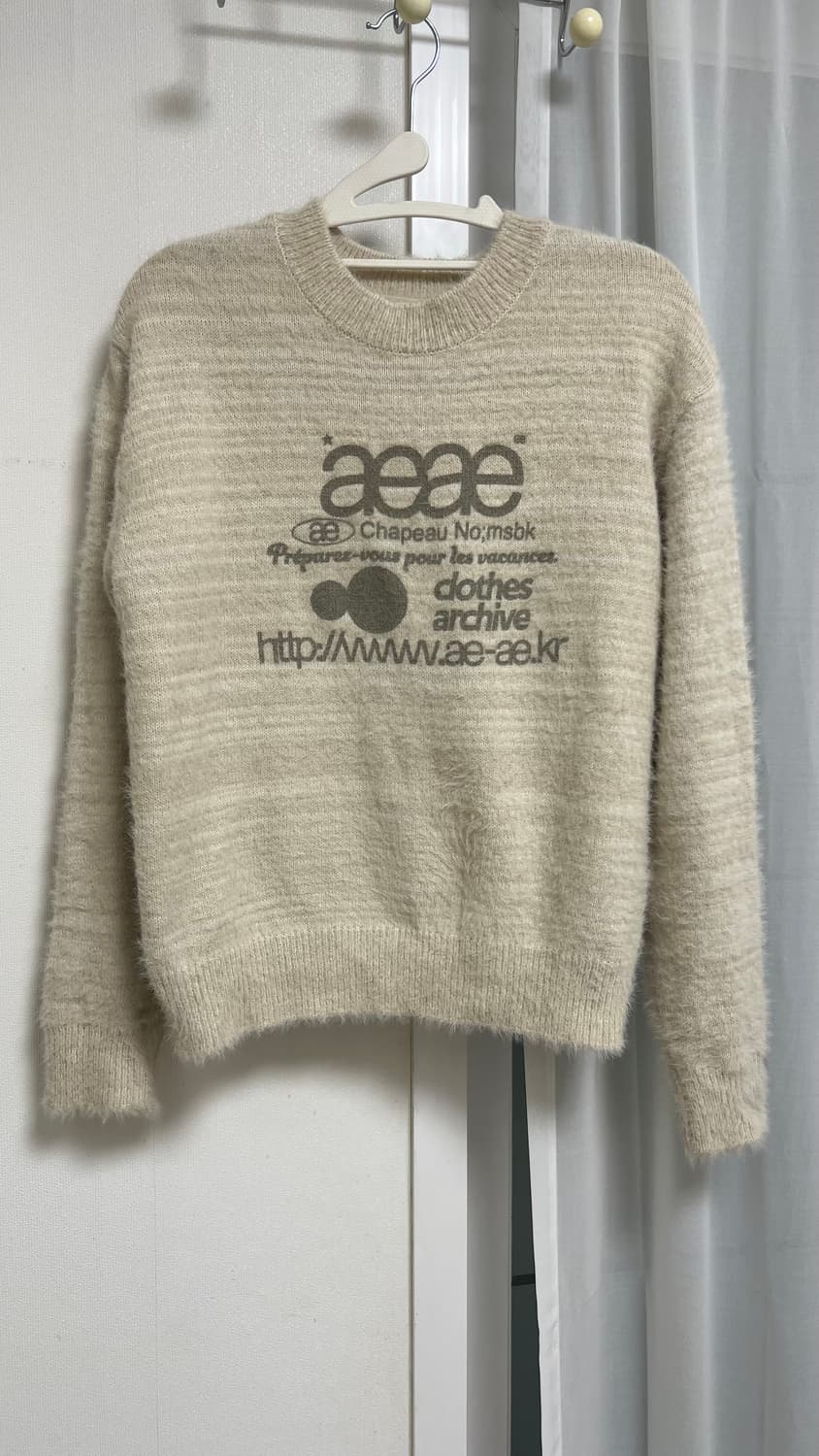 에이이에이이 aeae  로고 크롭 헤어리 니트 아이보리 상품이미지4