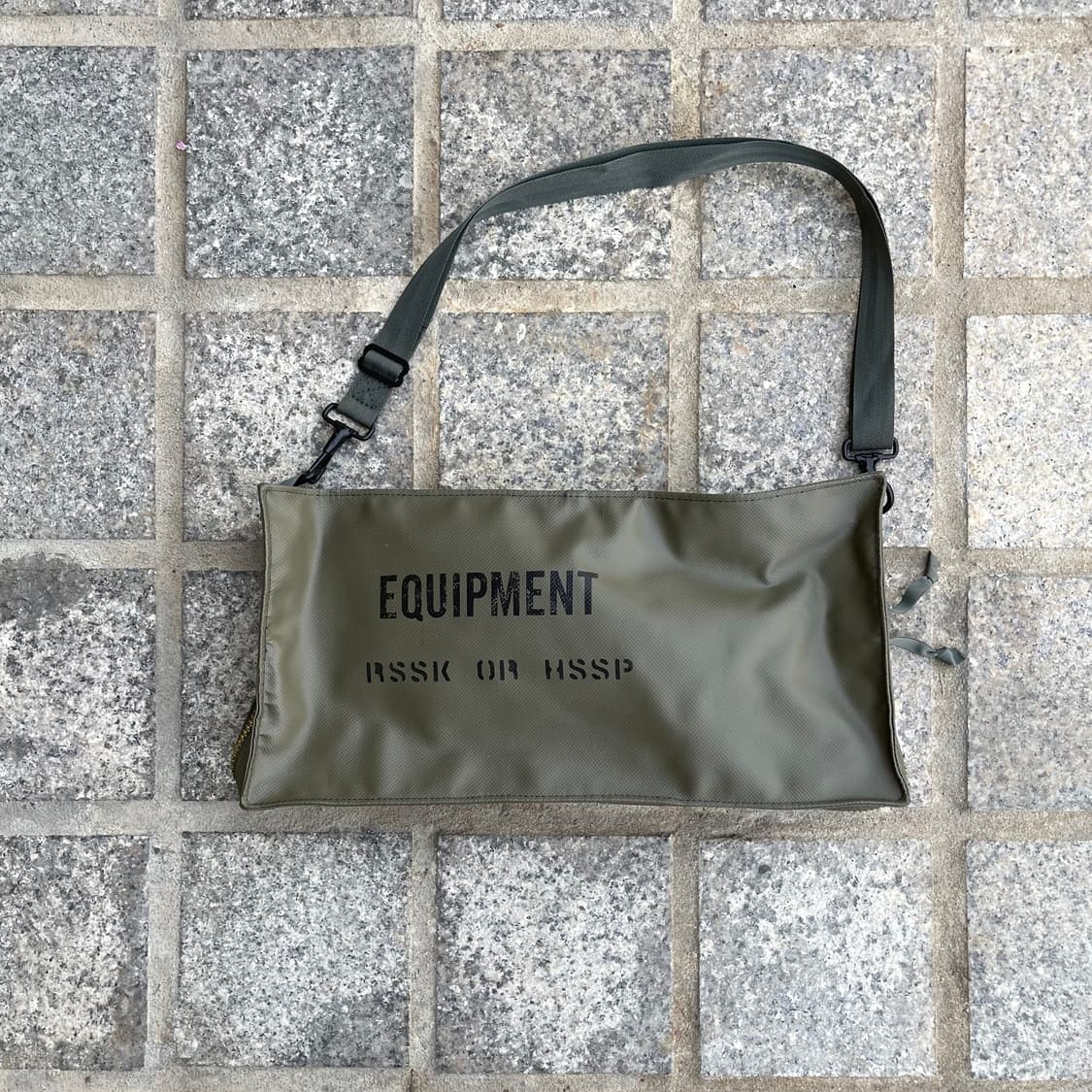 US Army 미군 생존 장비 컨테이너 가방 상품이미지1