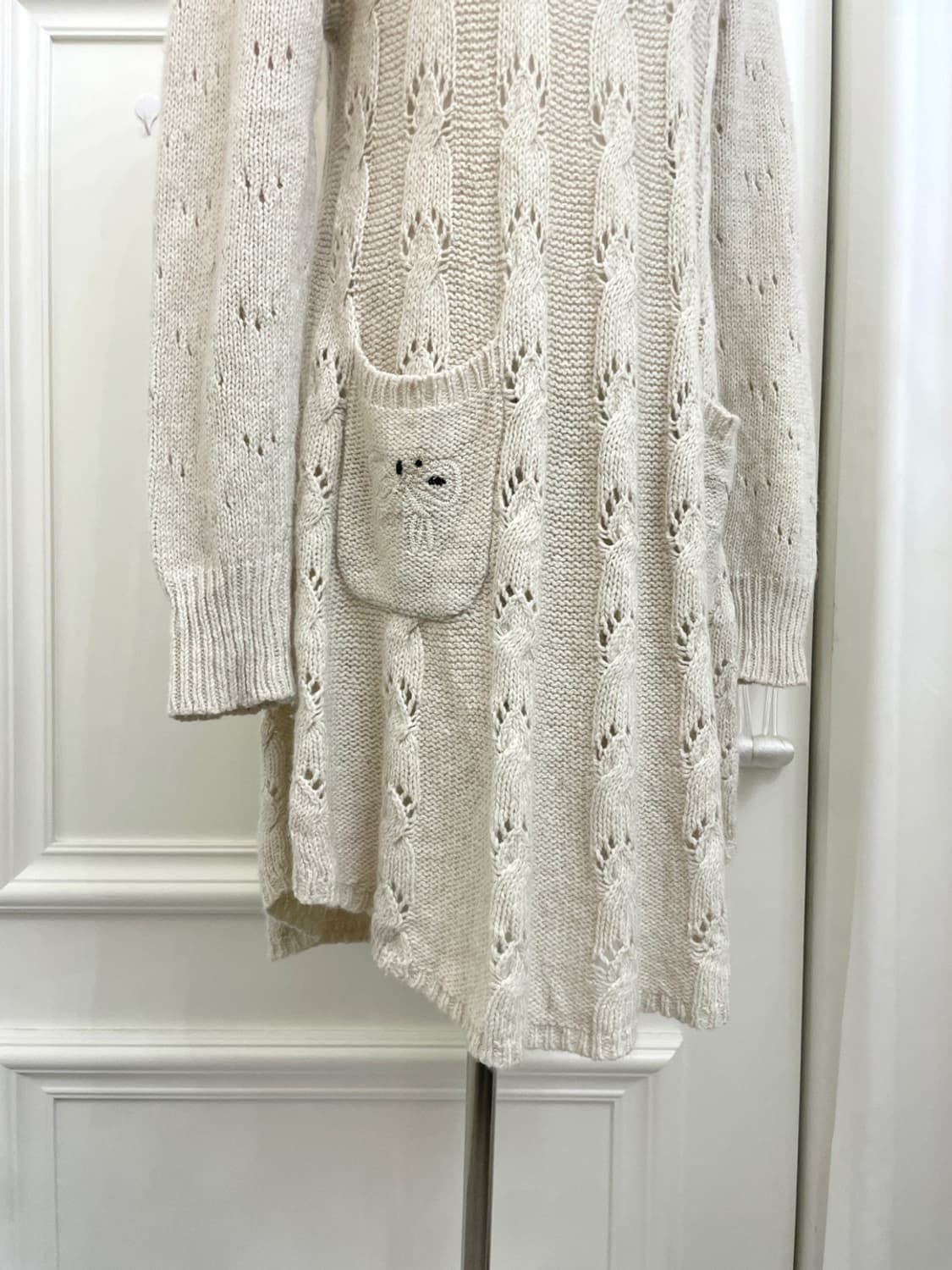 ivory embroidery point twist pocket swea 상품이미지10