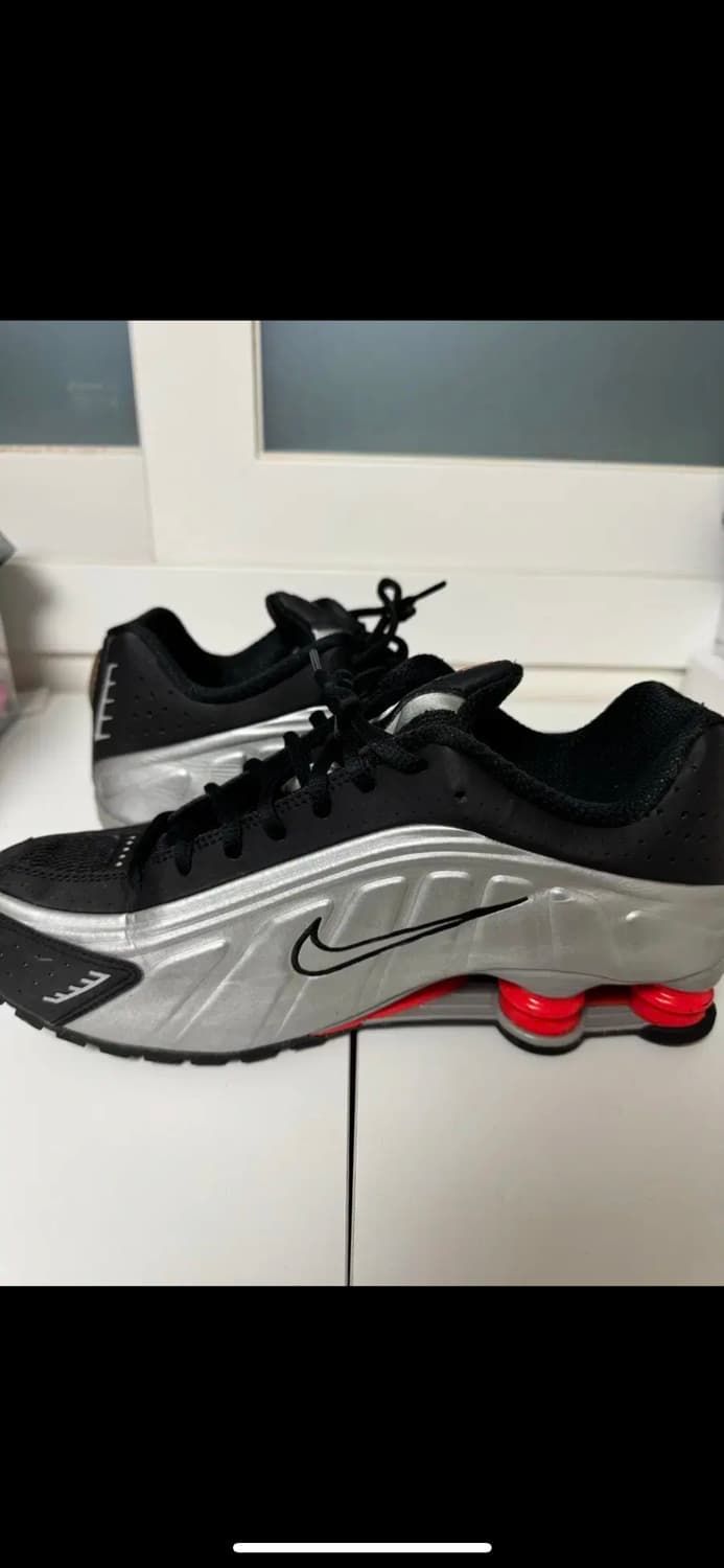 나이키 샥스 r4 메탈릭 실버레드 280 상품이미지3