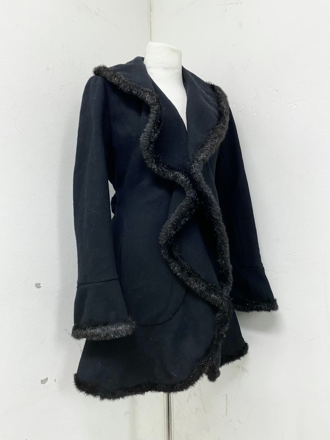 [LA DONNA SOFFICE] Gothic Fur Trimming F 상품이미지5