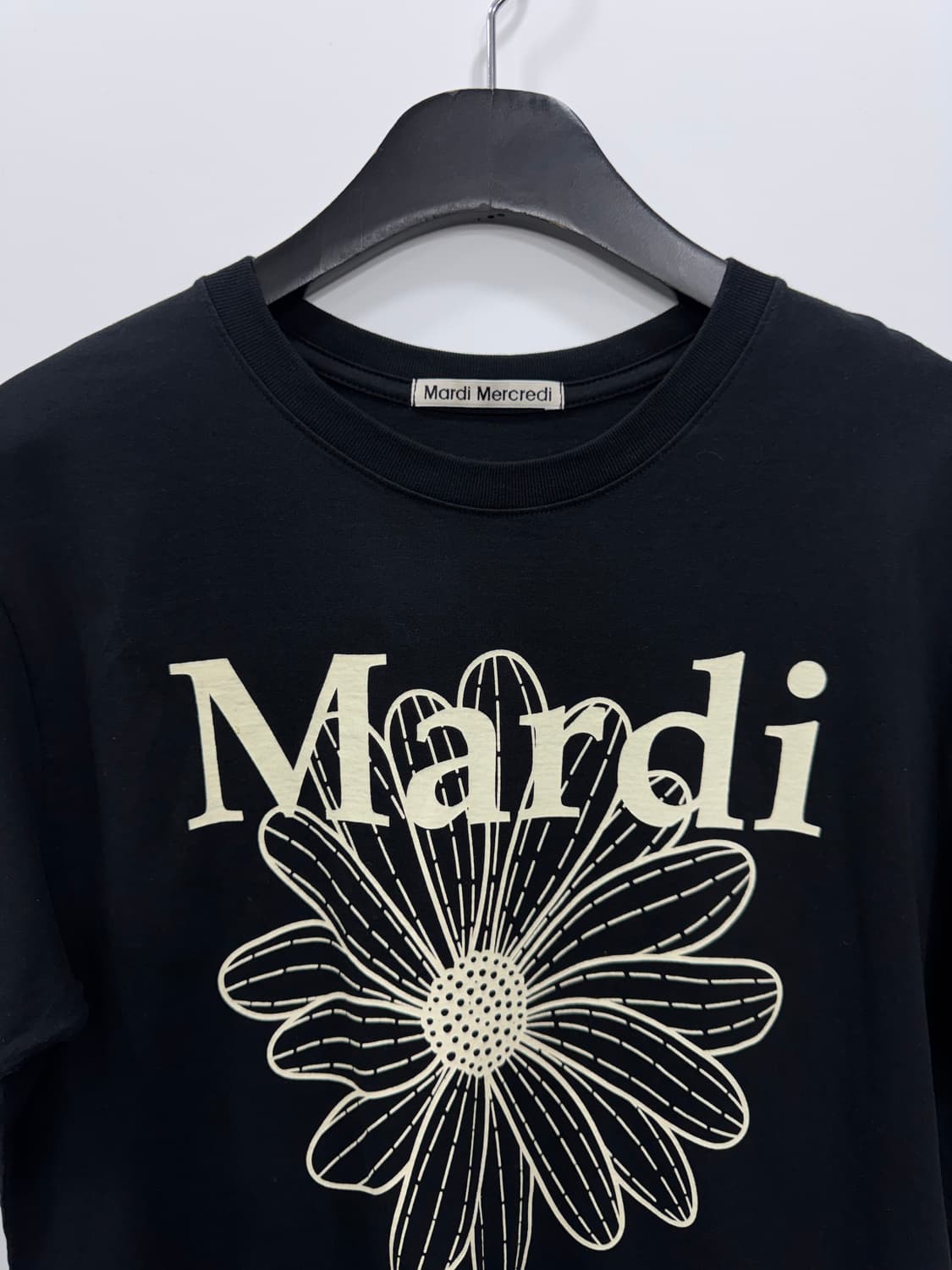 마르디 메크르디 플라워 반팔 블랙 상품이미지2