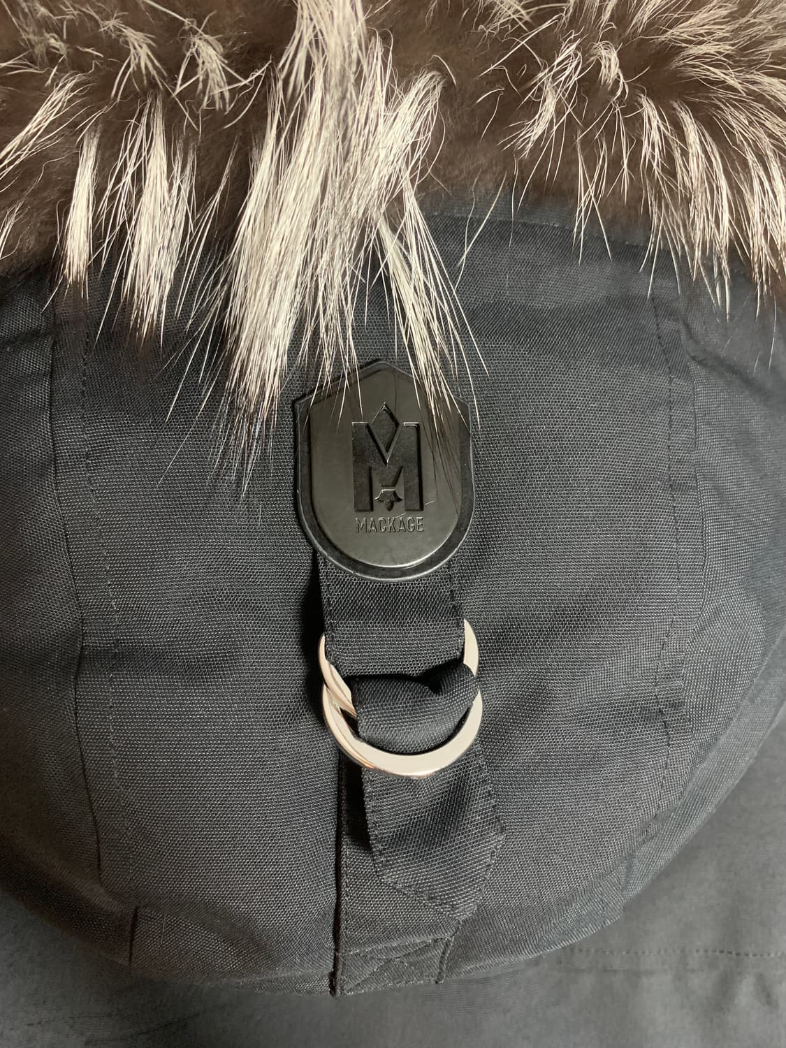 맥케이지 딕슨 실버퍼 패딩 38 상품이미지4