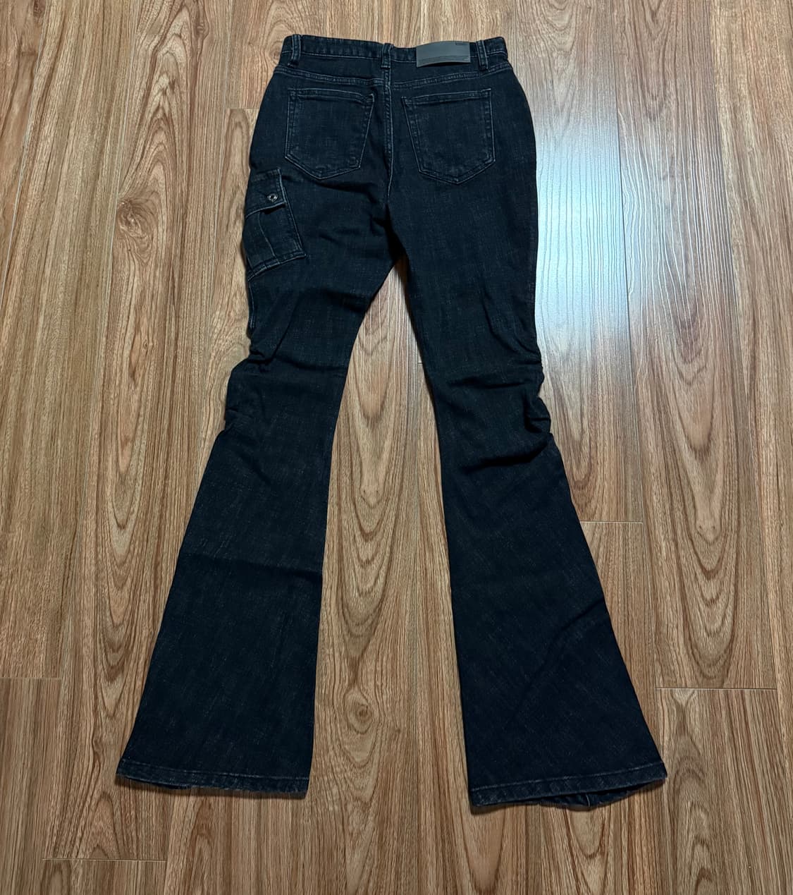 [새상품] 보헤미안서울 보헴서 스노우 워싱 레그 셔링 데님팬츠 스노우블랙 상품이미지7