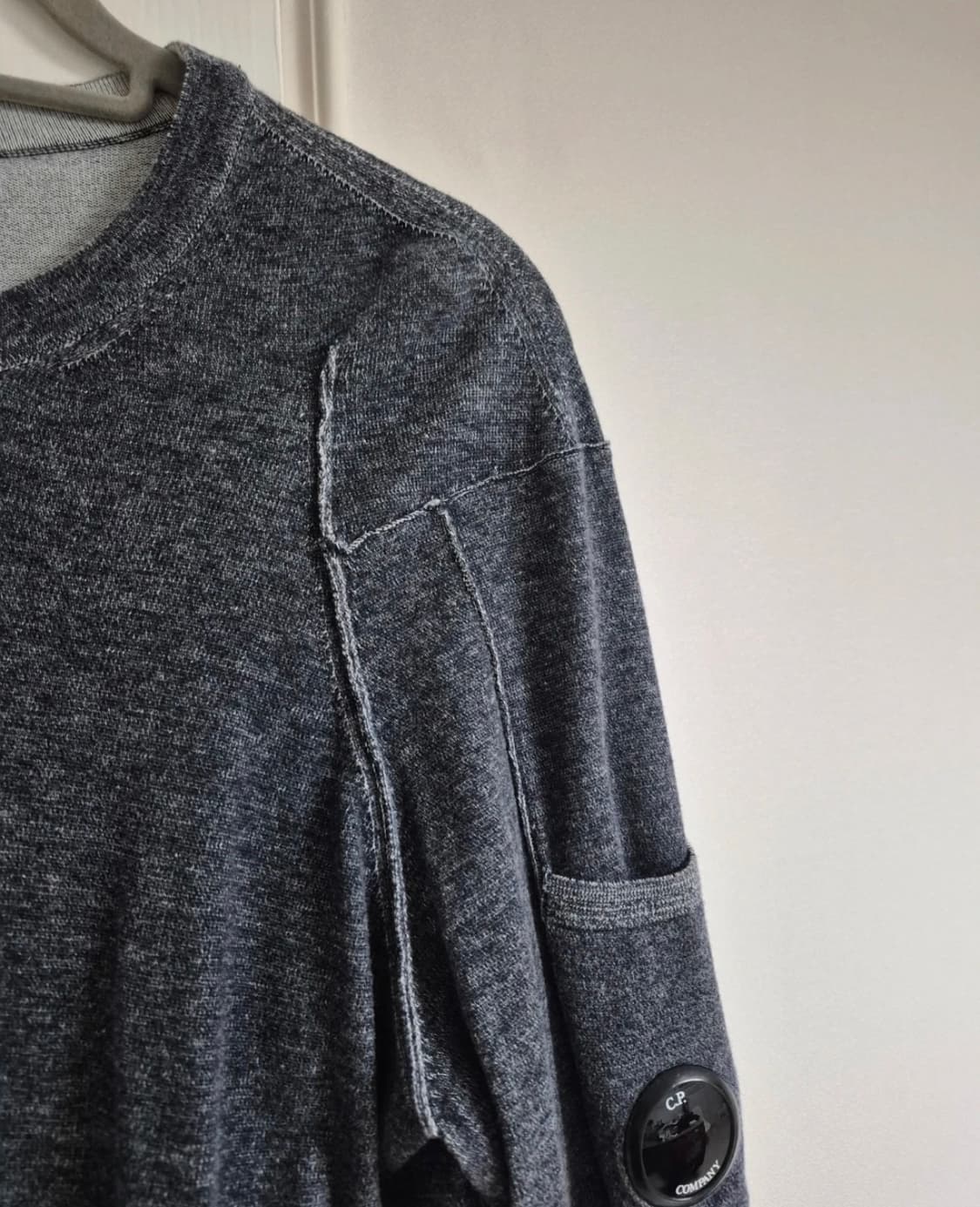 cp컴퍼니 렌즈 니트 롱슬리브 상품이미지2