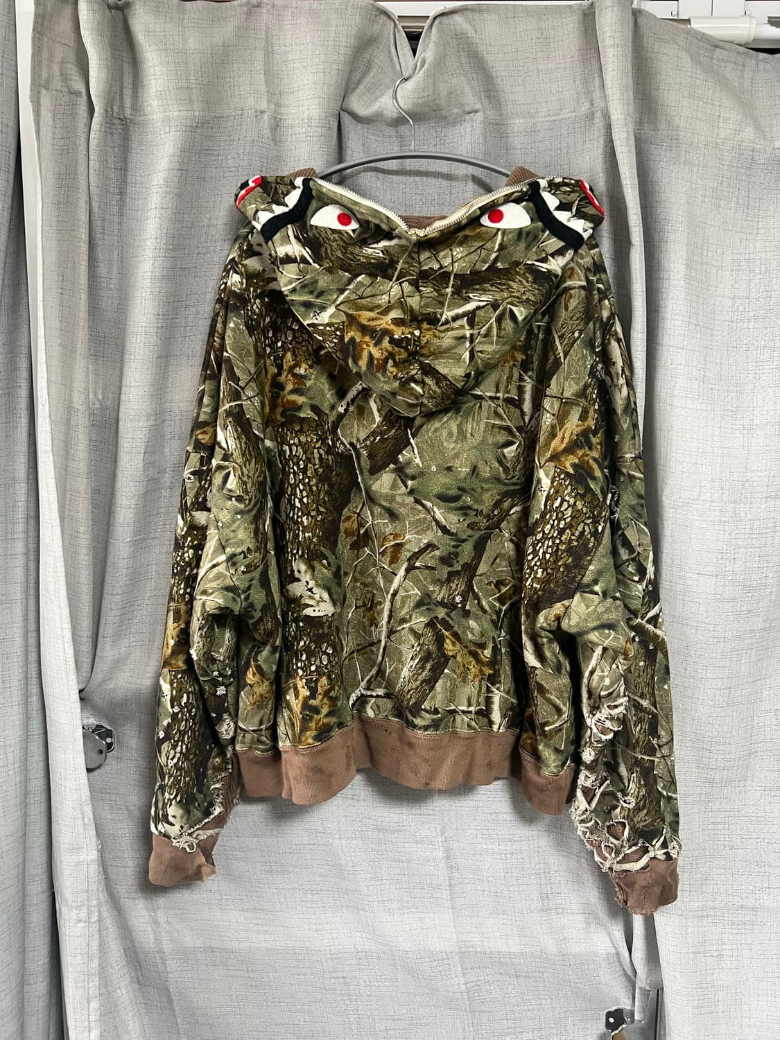 25aw 세인트미카엘 베이프 샤크 후드집업 L 사이즈 상품이미지2