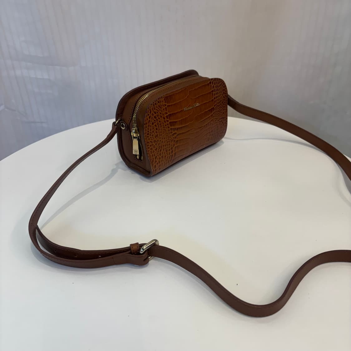 정품 마시모두띠 레더 크로스백     상품이미지3