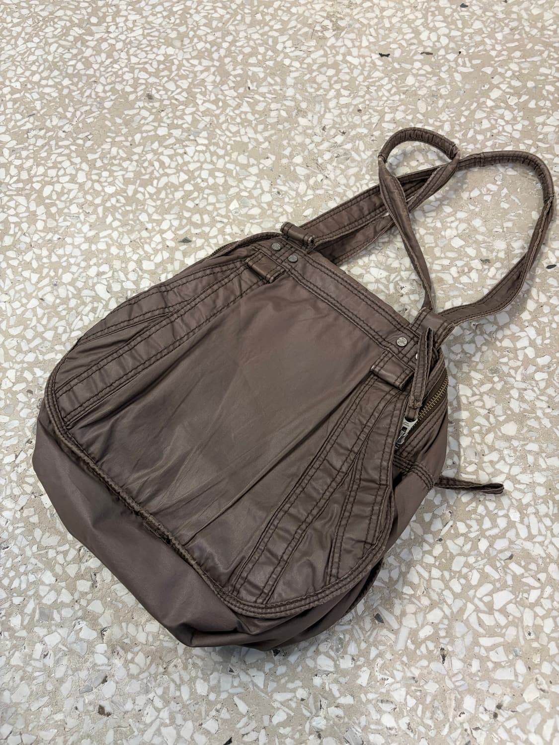 Diesel multi pocket shoulder bag brown  상품이미지3