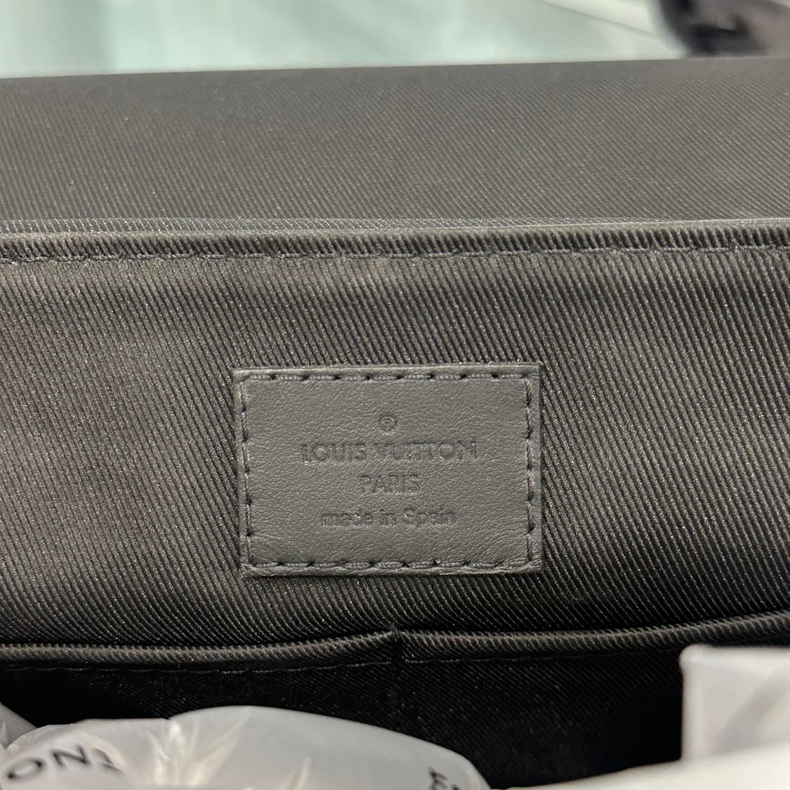 루이비통 LV에어로그램 메신저 크로스백 상품이미지8