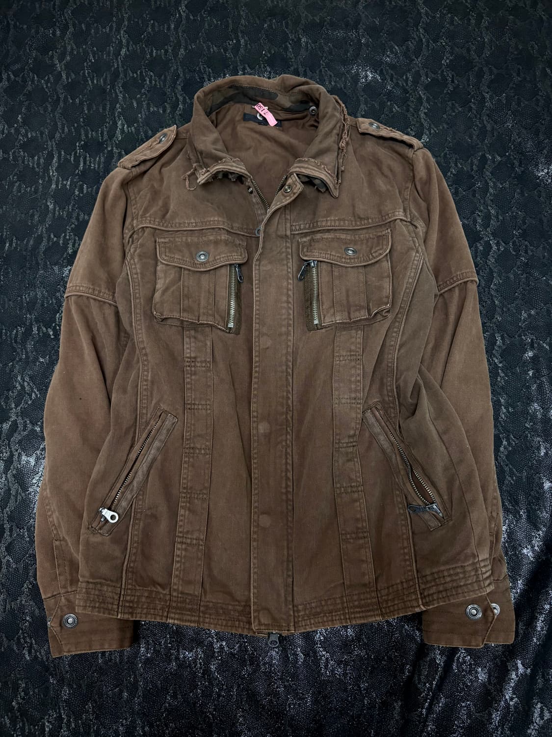 “IN THE ATTIC” Grunge Camo Pattern Brown 상품이미지5